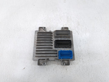 2017-2018 Chevrolet Trax PCM Engine Control Computer ECU ECM PCU OEM P/N:12685776 12668986, 12698131 Fits Fits 2017 2018 201