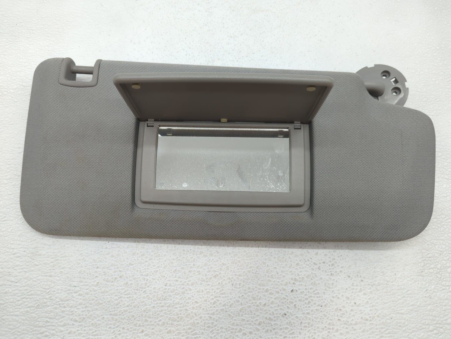 2017-2021 Chevrolet Trax Sun Visor Shade Replacement Passenger Right Mirror Fits Fits 2017 2018 2019 2020 2021 OEM Used Auto