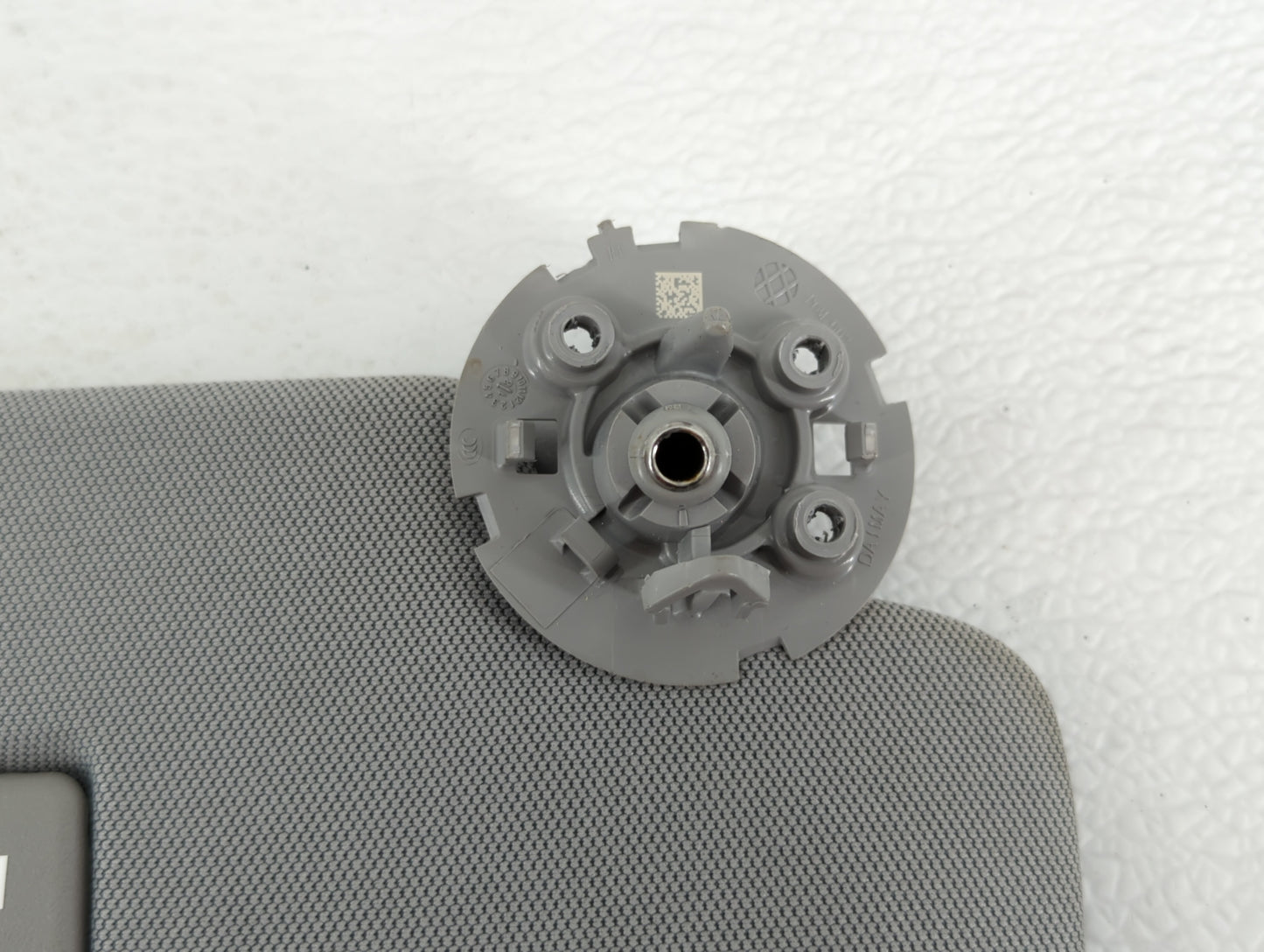 2017-2021 Chevrolet Trax Sun Visor Shade Replacement Passenger Right Mirror Fits Fits 2017 2018 2019 2020 2021 OEM Used Auto