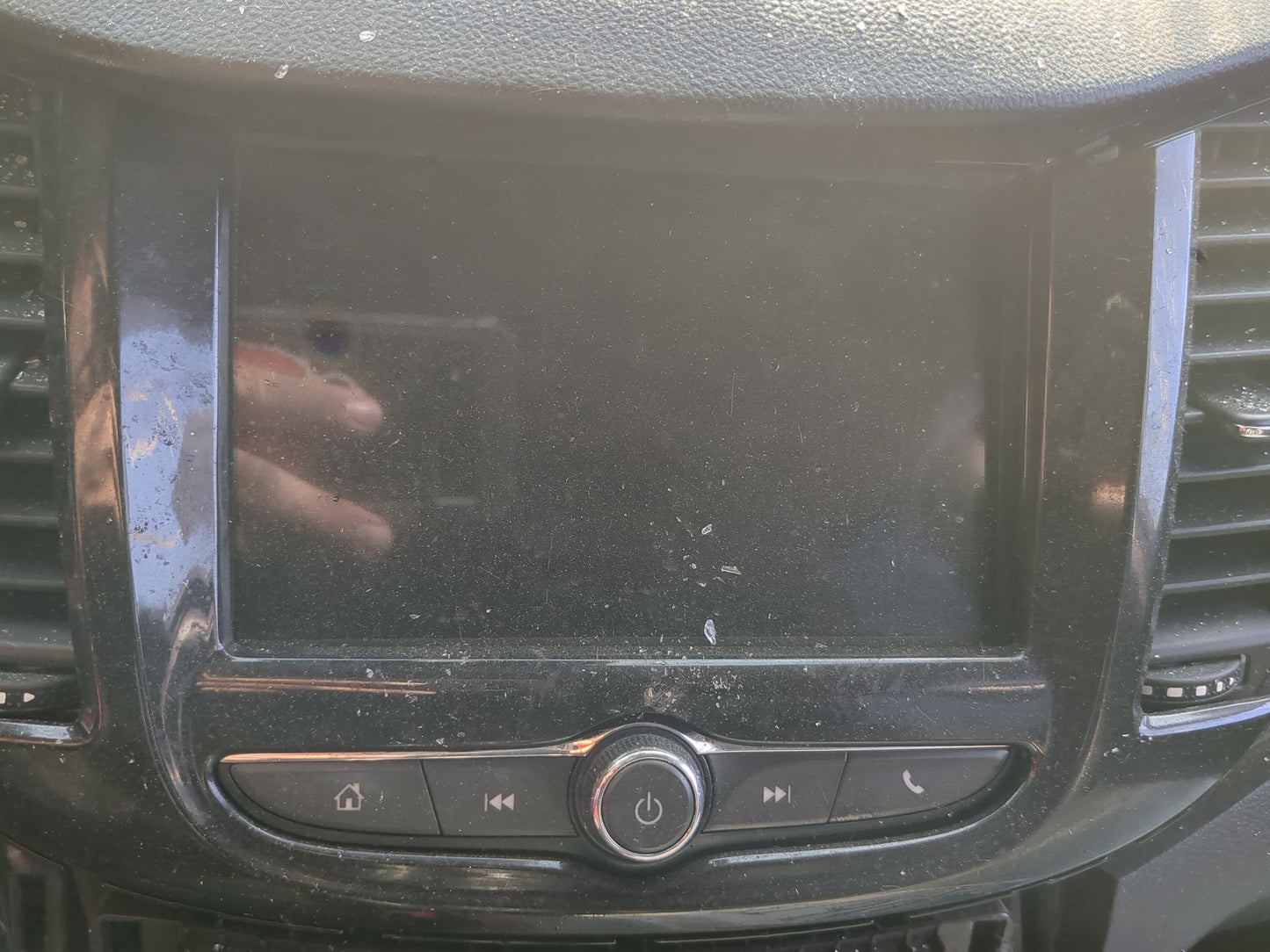 2017-2020 Chevrolet Trax Radio AM FM Cd Player Receiver Replacement Fits Fits 2017 2018 2019 2020 OEM Used Auto Parts - Oemu