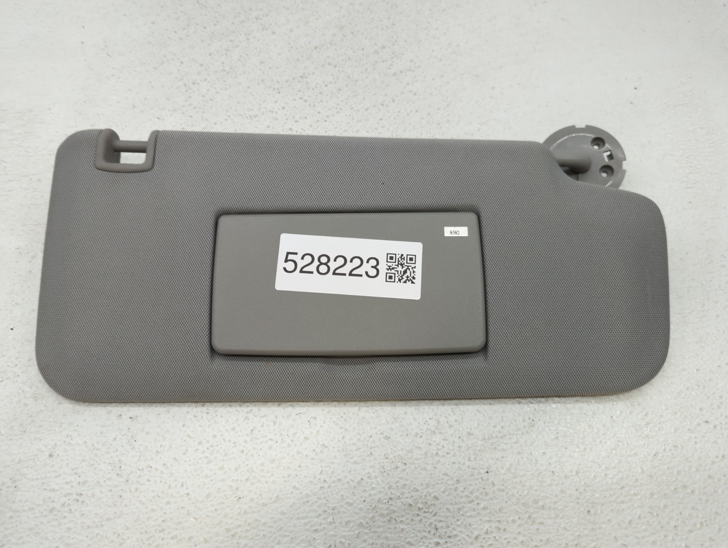 2017-2021 Chevrolet Trax Sun Visor Shade Replacement Passenger Right Mirror Fits Fits 2017 2018 2019 2020 2021 OEM Used Auto