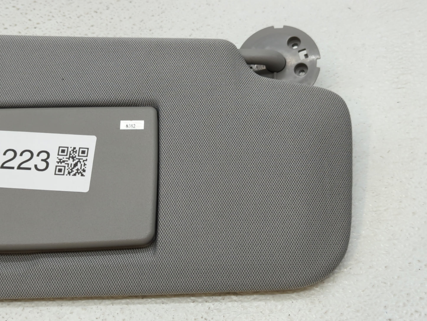 2017-2021 Chevrolet Trax Sun Visor Shade Replacement Passenger Right Mirror Fits Fits 2017 2018 2019 2020 2021 OEM Used Auto