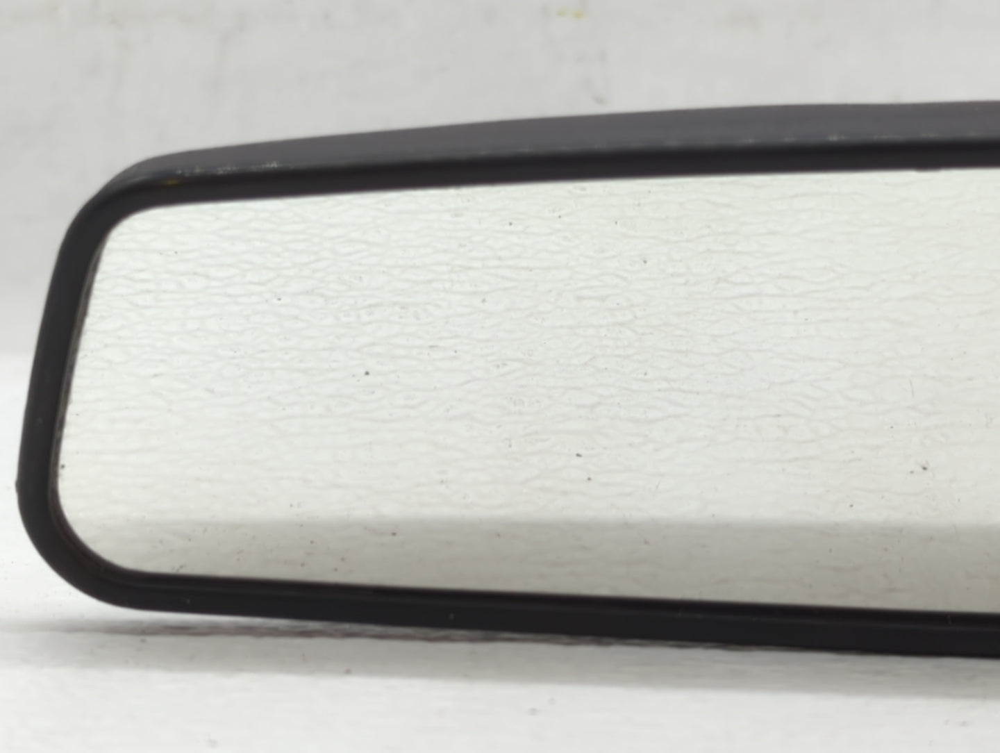 2013-2020 Chevrolet Trax Interior Rear View Mirror Replacement OEM P/N:E8011083 Fits OEM Used Auto Parts - Oemusedautoparts1