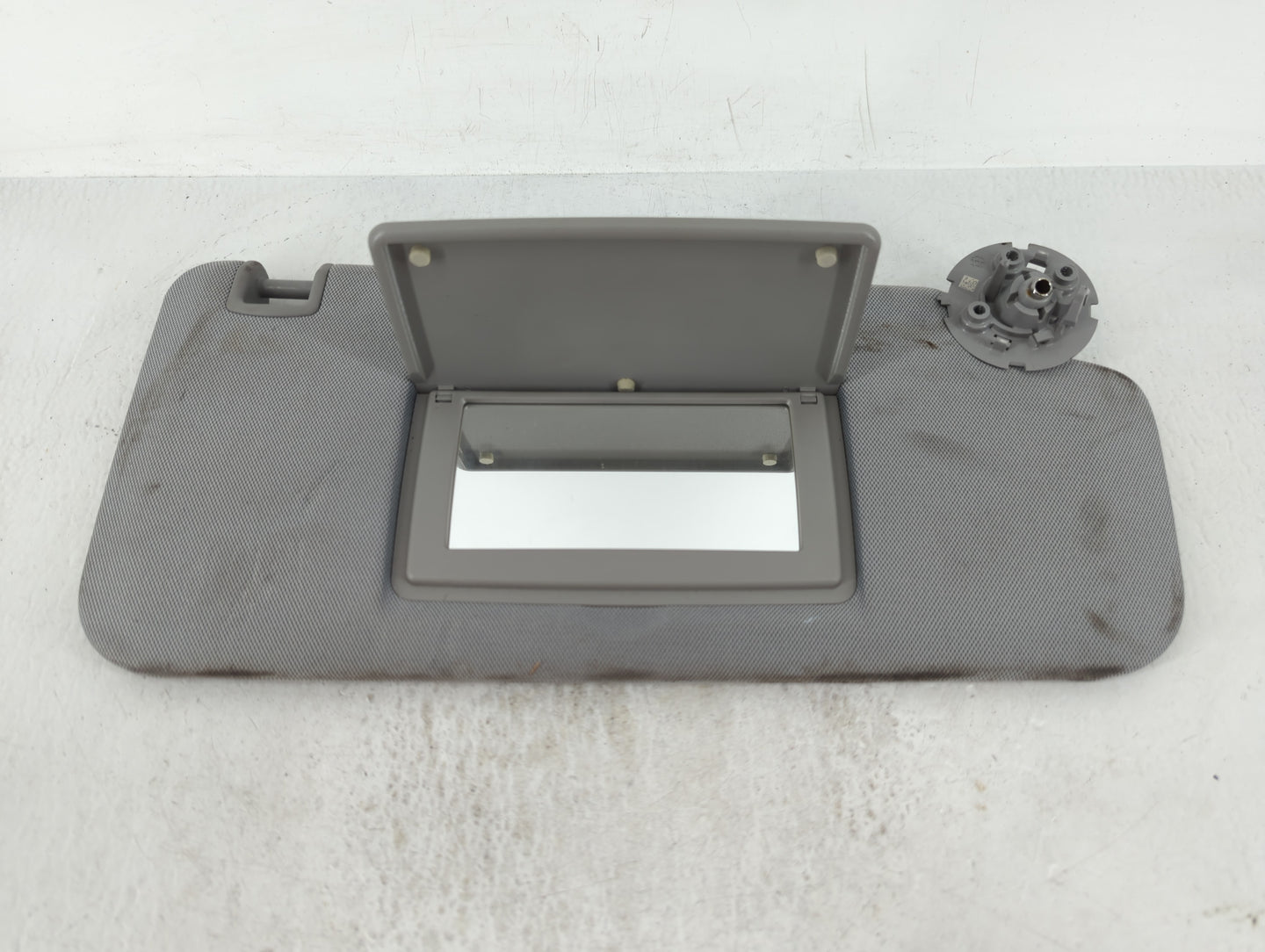 2017-2021 Chevrolet Trax Sun Visor Shade Replacement Passenger Right Mirror Fits Fits 2017 2018 2019 2020 2021 OEM Used Auto