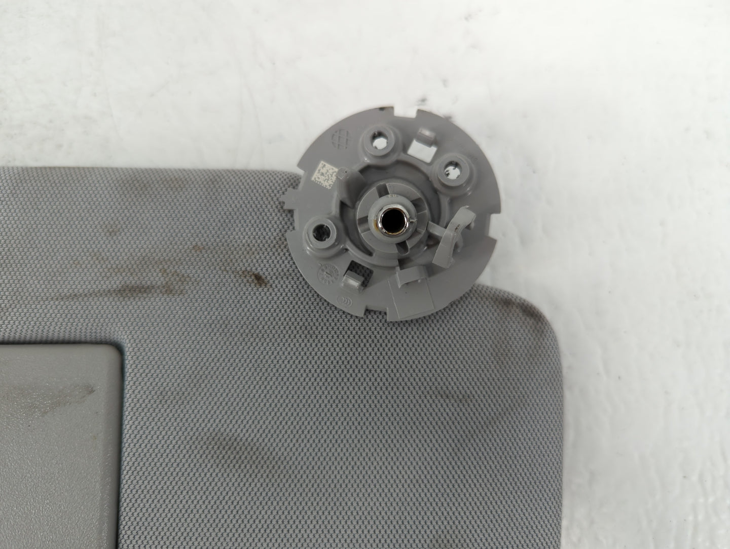 2017-2021 Chevrolet Trax Sun Visor Shade Replacement Passenger Right Mirror Fits Fits 2017 2018 2019 2020 2021 OEM Used Auto