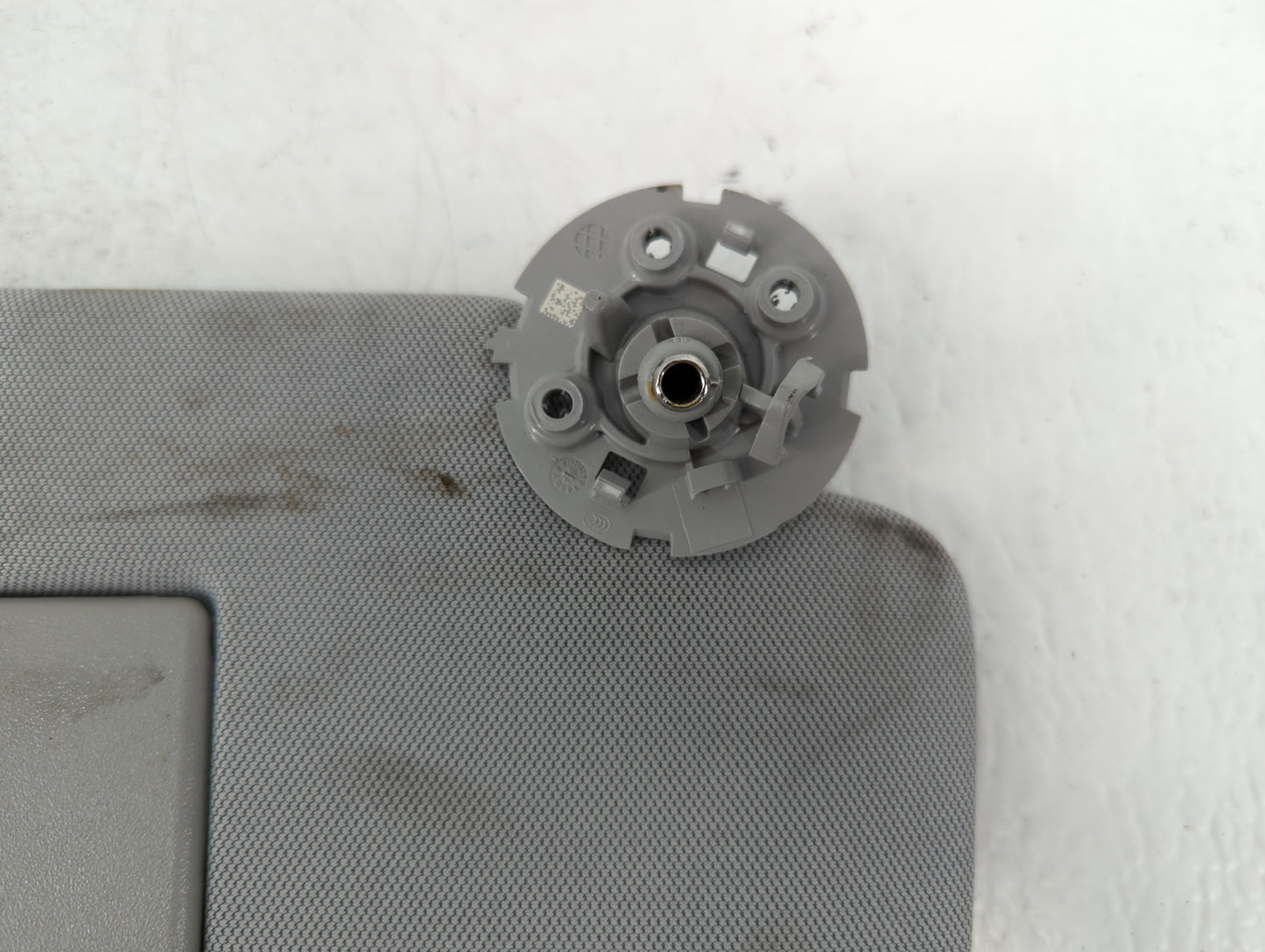 2017-2021 Chevrolet Trax Sun Visor Shade Replacement Passenger Right Mirror Fits Fits 2017 2018 2019 2020 2021 OEM Used Auto