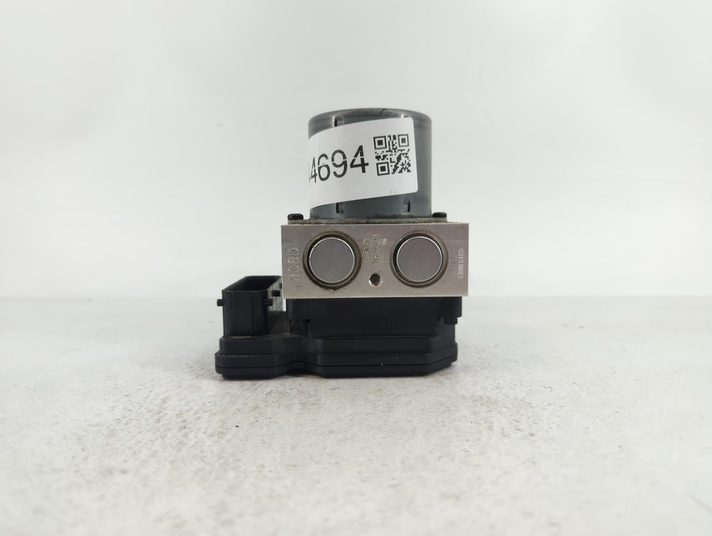 2017-2020 Chevrolet Trax ABS Pump Control Module Replacement P/N:42643519 Fits Fits 2017 2018 2019 2020 OEM Used Auto Parts 