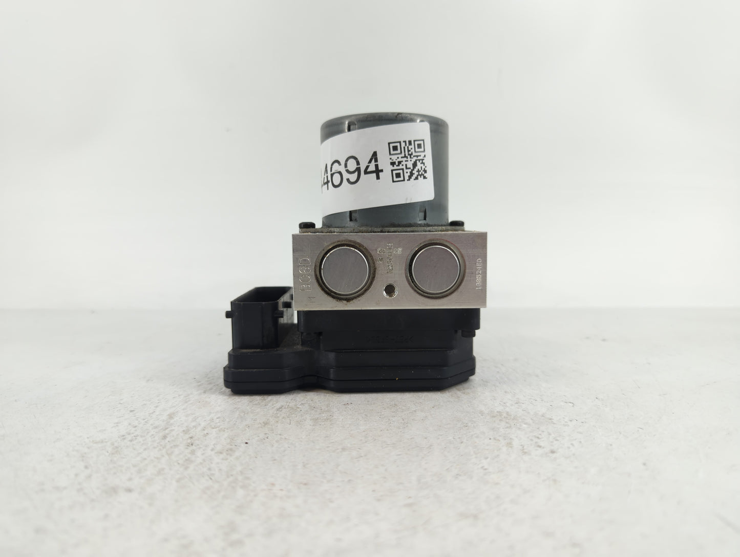 2017-2020 Chevrolet Trax ABS Pump Control Module Replacement P/N:42643519 Fits Fits 2017 2018 2019 2020 OEM Used Auto Parts 