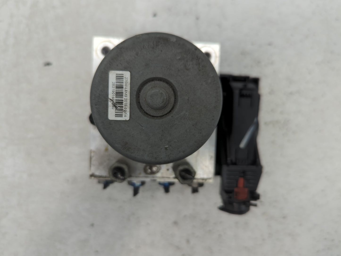 2017-2020 Chevrolet Trax ABS Pump Control Module Replacement P/N:42633519 Fits Fits 2017 2018 2019 2020 OEM Used Auto Parts 