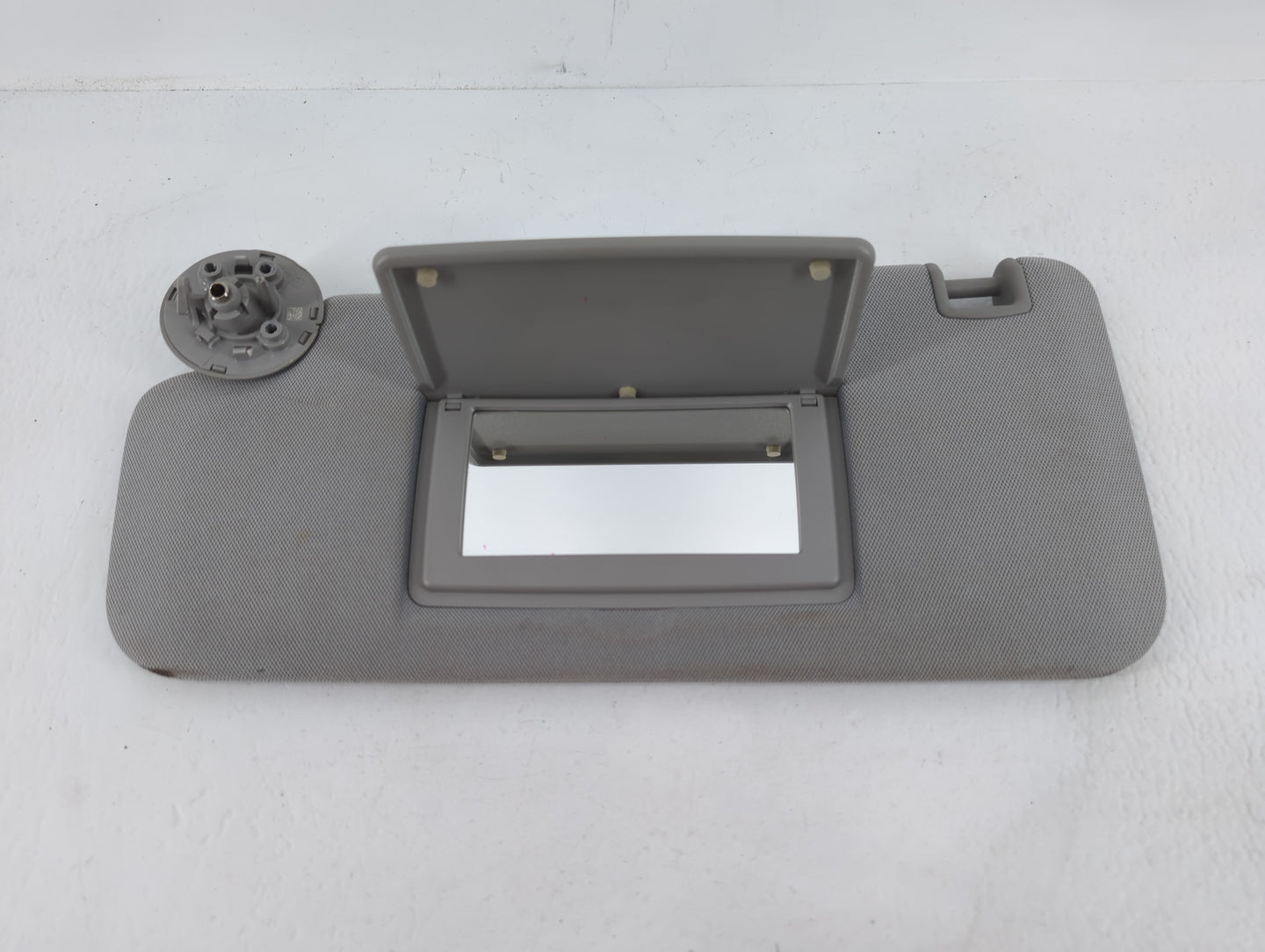 2017-2021 Chevrolet Trax Sun Visor Shade Replacement Passenger Right Mirror Fits Fits 2017 2018 2019 2020 2021 OEM Used Auto