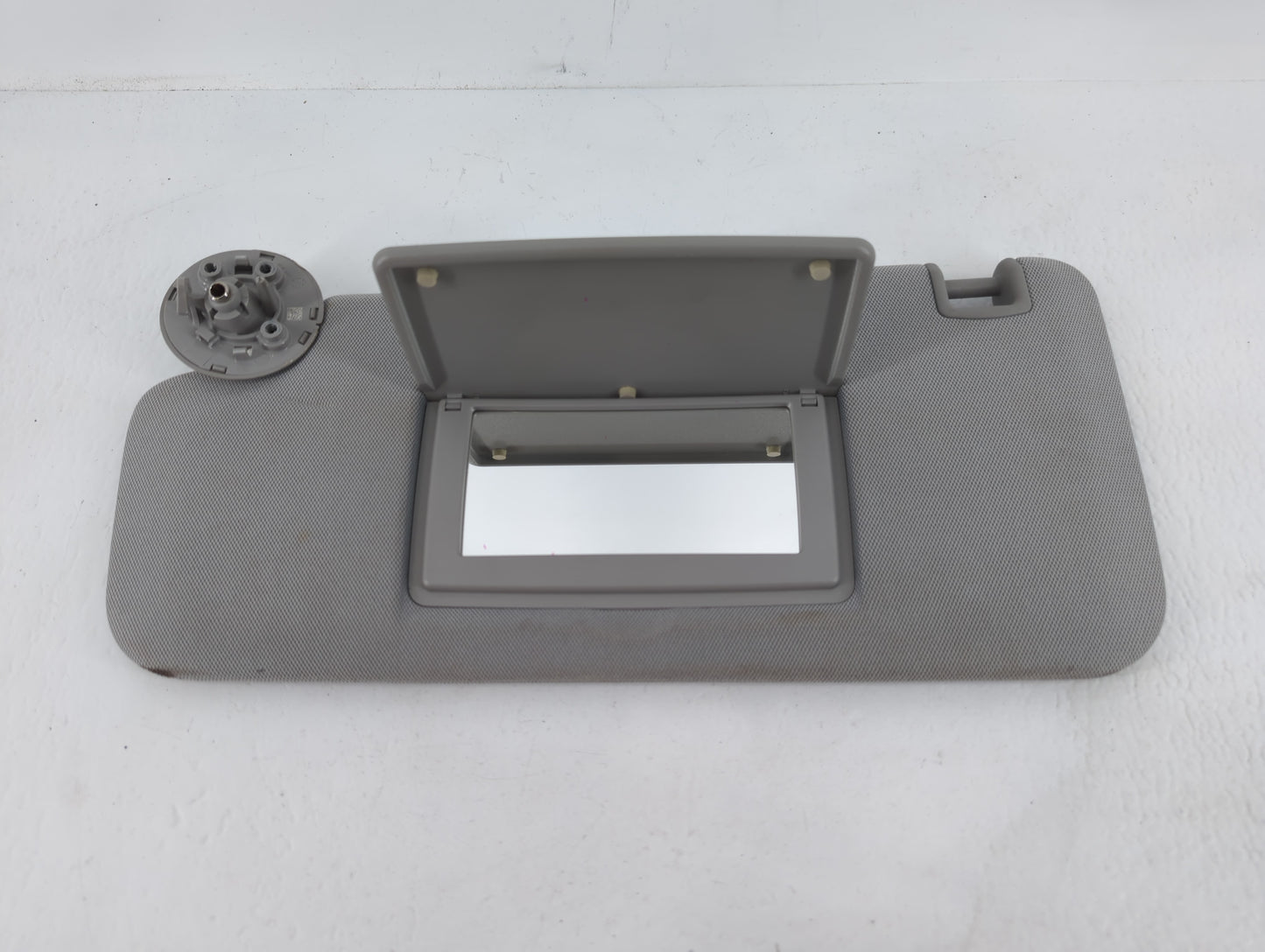 2017-2021 Chevrolet Trax Sun Visor Shade Replacement Passenger Right Mirror Fits Fits 2017 2018 2019 2020 2021 OEM Used Auto