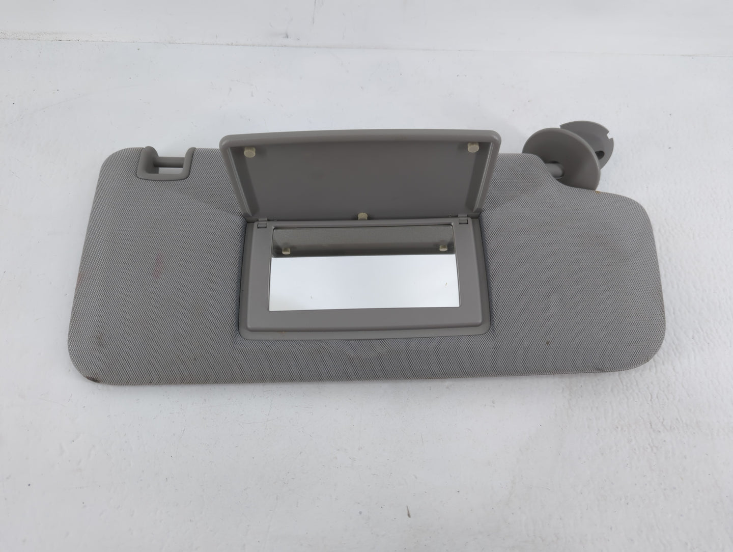 2017-2021 Chevrolet Trax Sun Visor Shade Replacement Passenger Right Mirror Fits Fits 2017 2018 2019 2020 2021 OEM Used Auto