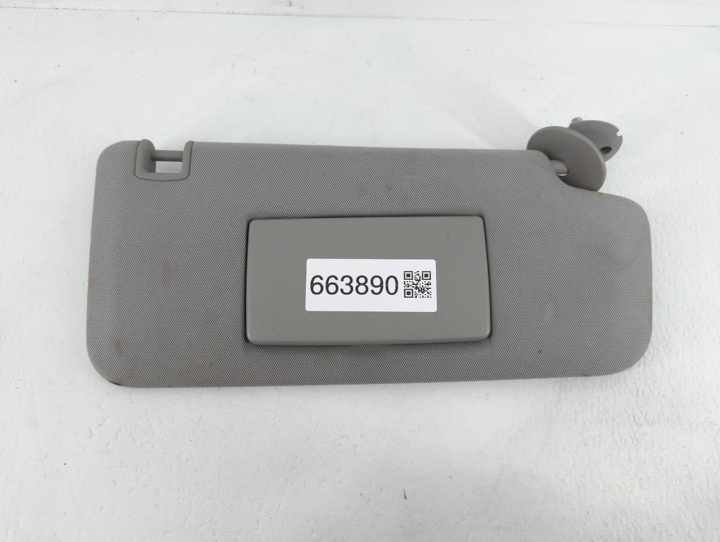 2017-2021 Chevrolet Trax Sun Visor Shade Replacement Passenger Right Mirror Fits Fits 2017 2018 2019 2020 2021 OEM Used Auto