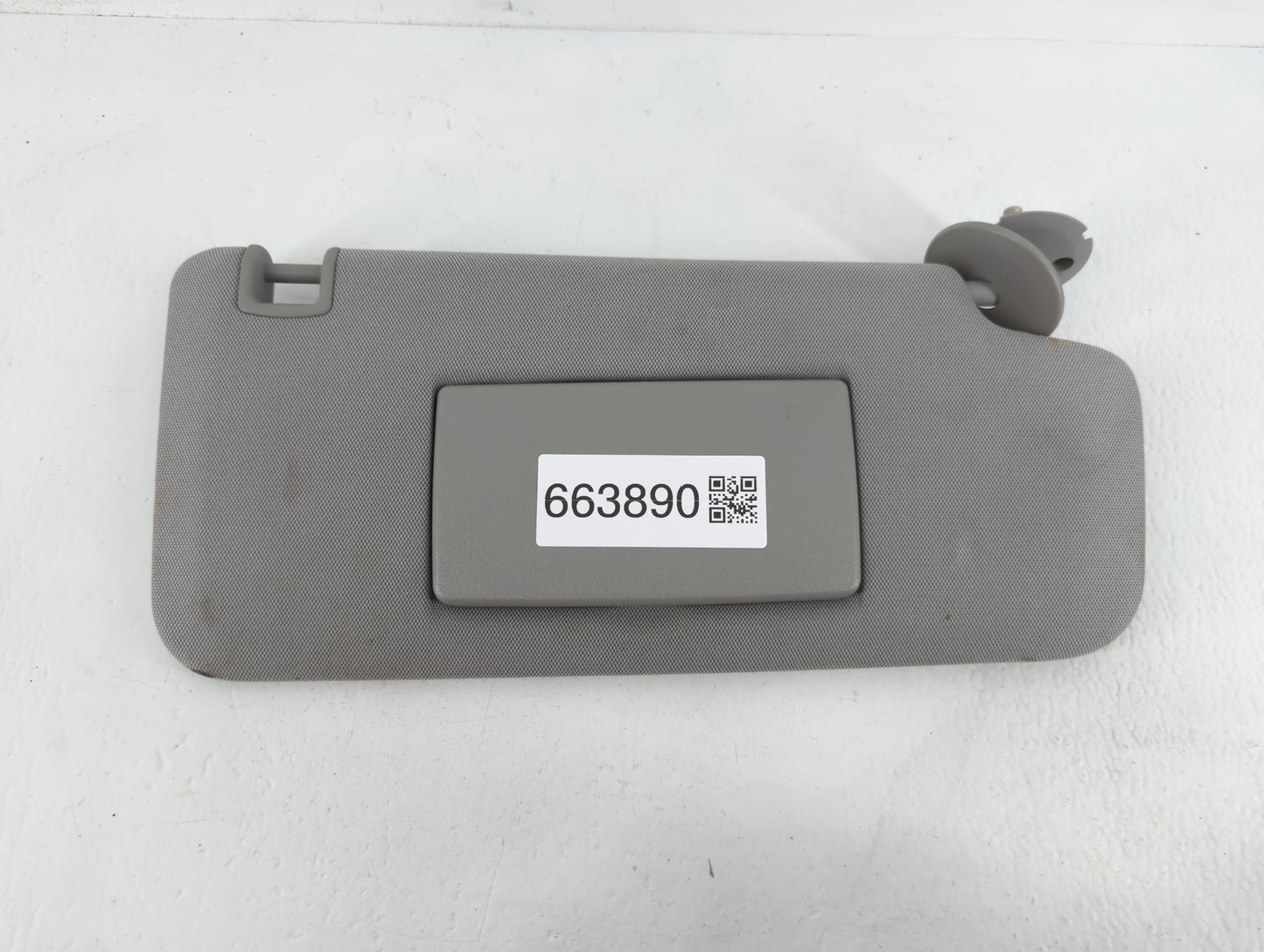 2017-2021 Chevrolet Trax Sun Visor Shade Replacement Passenger Right Mirror Fits Fits 2017 2018 2019 2020 2021 OEM Used Auto