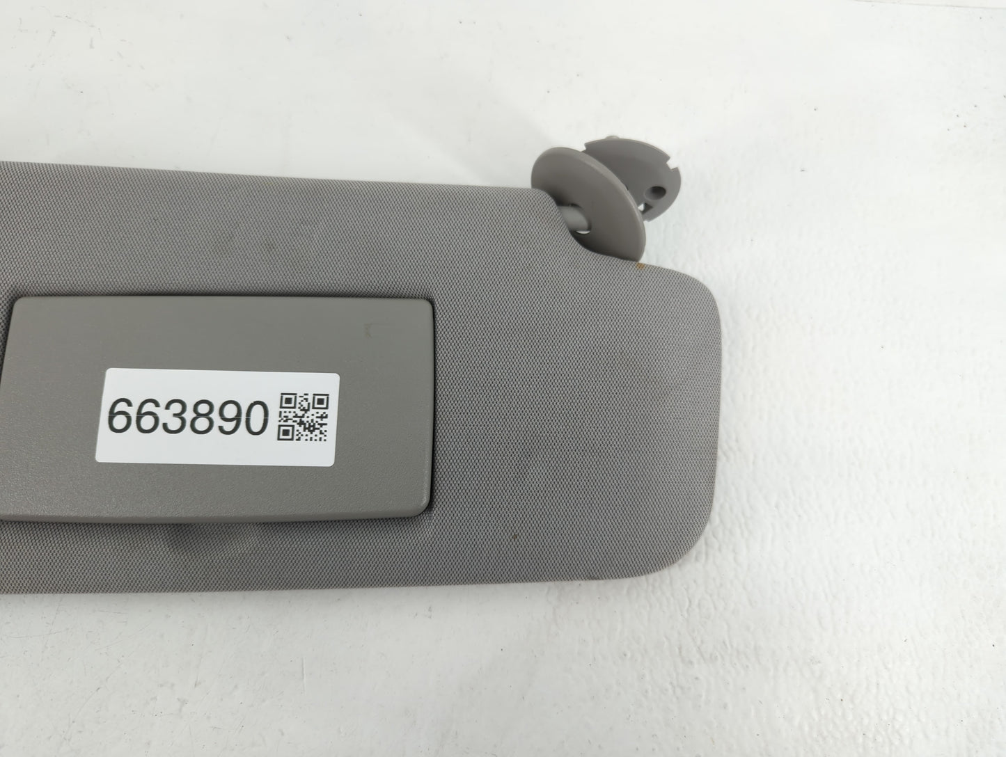 2017-2021 Chevrolet Trax Sun Visor Shade Replacement Passenger Right Mirror Fits Fits 2017 2018 2019 2020 2021 OEM Used Auto