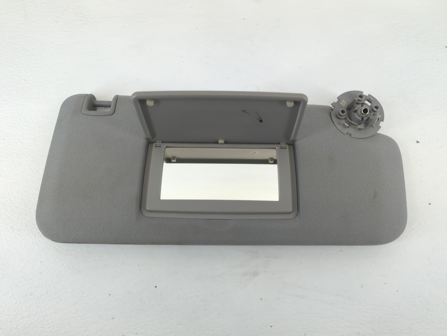 2017-2021 Chevrolet Trax Sun Visor Shade Replacement Passenger Right Mirror Fits Fits 2017 2018 2019 2020 2021 OEM Used Auto