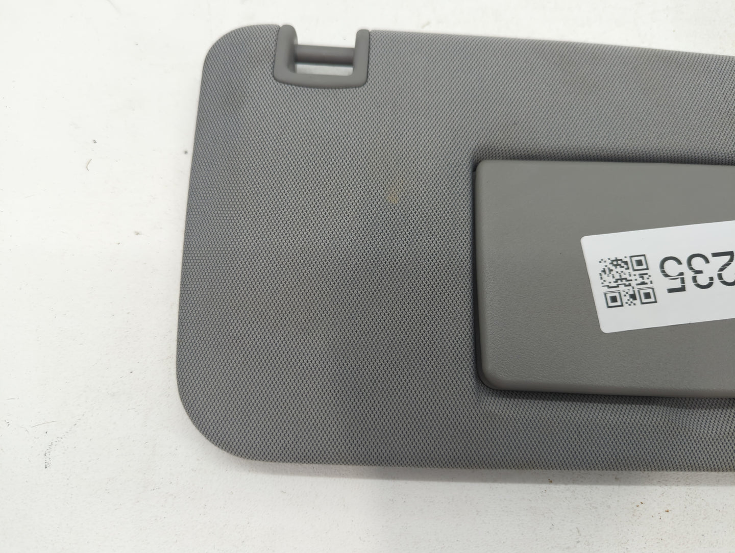 2017-2020 Chevrolet Trax Sun Visor Shade Replacement Passenger Right Mirror Fits Fits 2017 2018 2019 2020 OEM Used Auto Part