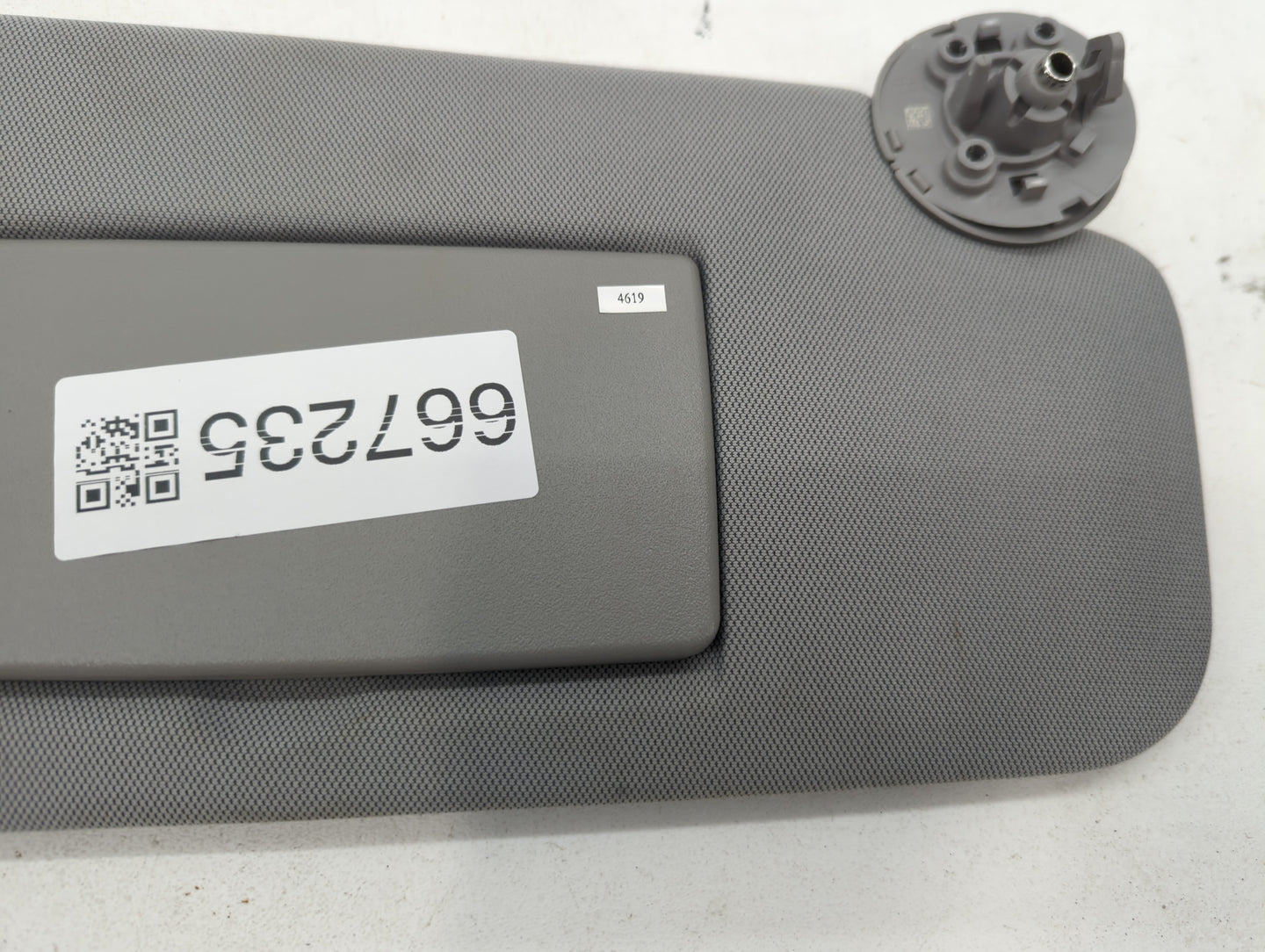2017-2020 Chevrolet Trax Sun Visor Shade Replacement Passenger Right Mirror Fits Fits 2017 2018 2019 2020 OEM Used Auto Part