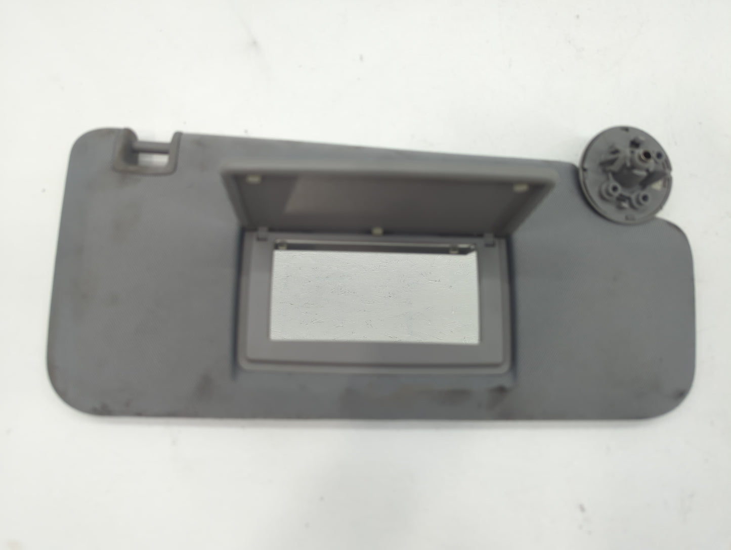 2017-2021 Chevrolet Trax Sun Visor Shade Replacement Passenger Right Mirror Fits Fits 2017 2018 2019 2020 2021 OEM Used Auto