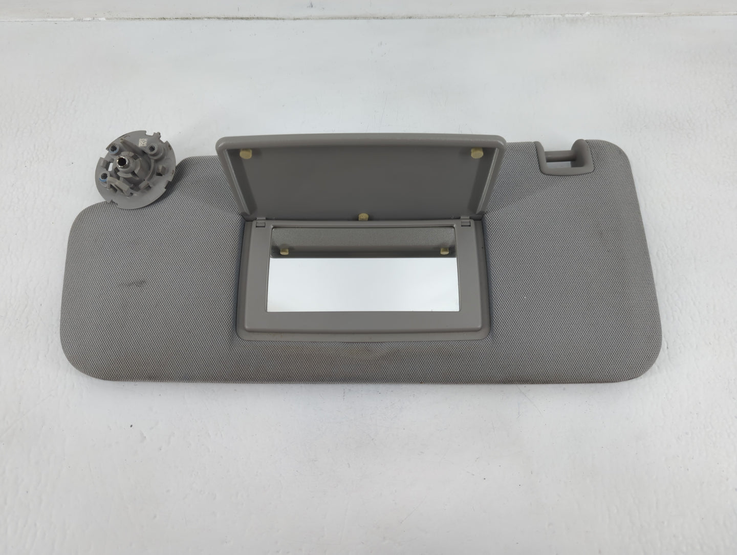 2017-2021 Chevrolet Trax Sun Visor Shade Replacement Driver Left Mirror Fits Fits 2017 2018 2019 2020 2021 OEM Used Auto Par