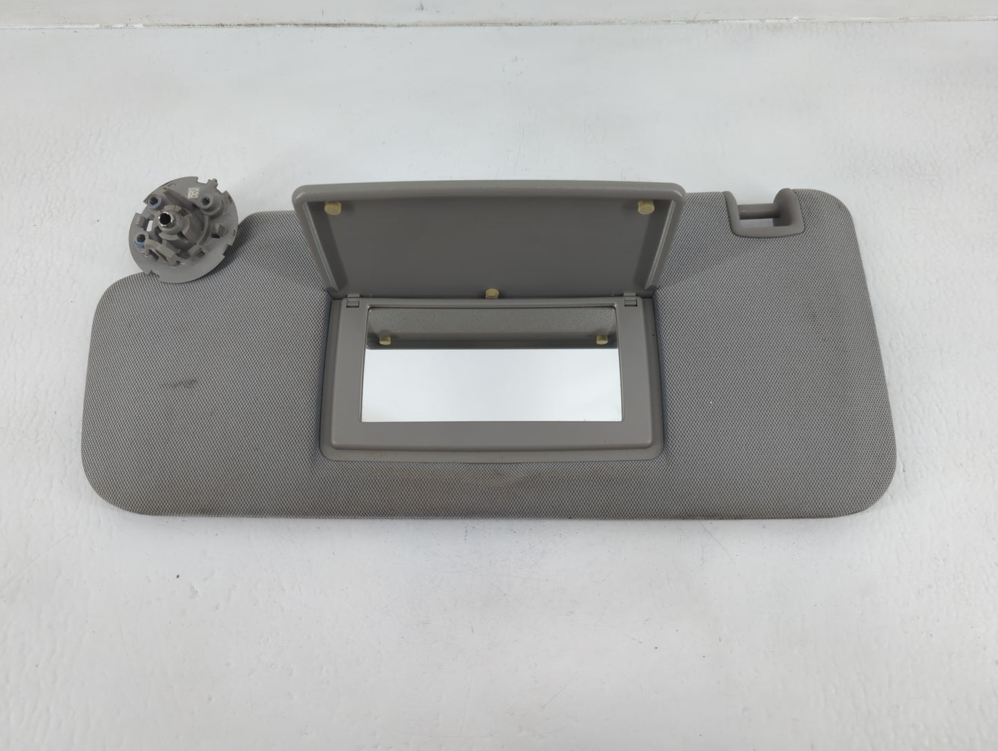 2017-2021 Chevrolet Trax Sun Visor Shade Replacement Driver Left Mirror Fits Fits 2017 2018 2019 2020 2021 OEM Used Auto Par