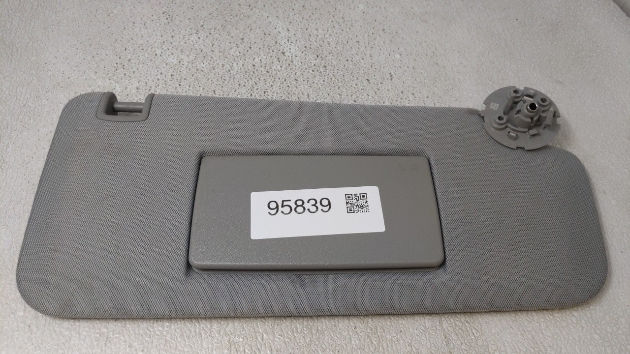 2017-2018 Chevrolet Trax Sun Visor Shade Replacement Passenger Right Mirror Fits Fits 2017 2018 OEM Used Auto Parts - Oemuse