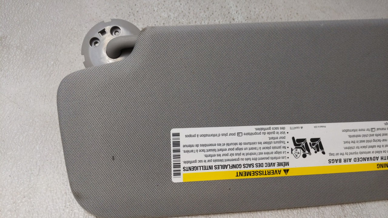 2017-2018 Chevrolet Trax Sun Visor Shade Replacement Passenger Right Mirror Fits Fits 2017 2018 OEM Used Auto Parts - Oemuse