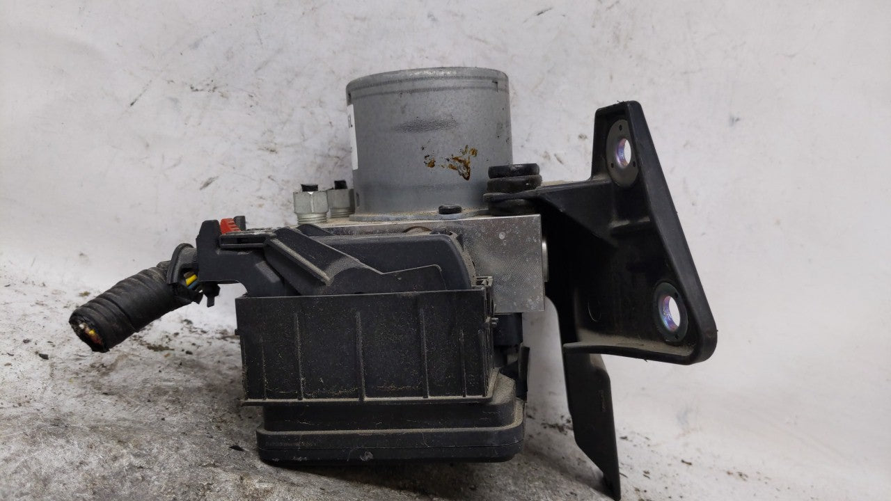 2017-2018 Chevrolet Trax ABS Pump Control Module Replacement P/N:42643519 Fits Fits 2017 2018 2019 OEM Used Auto Parts - Oem