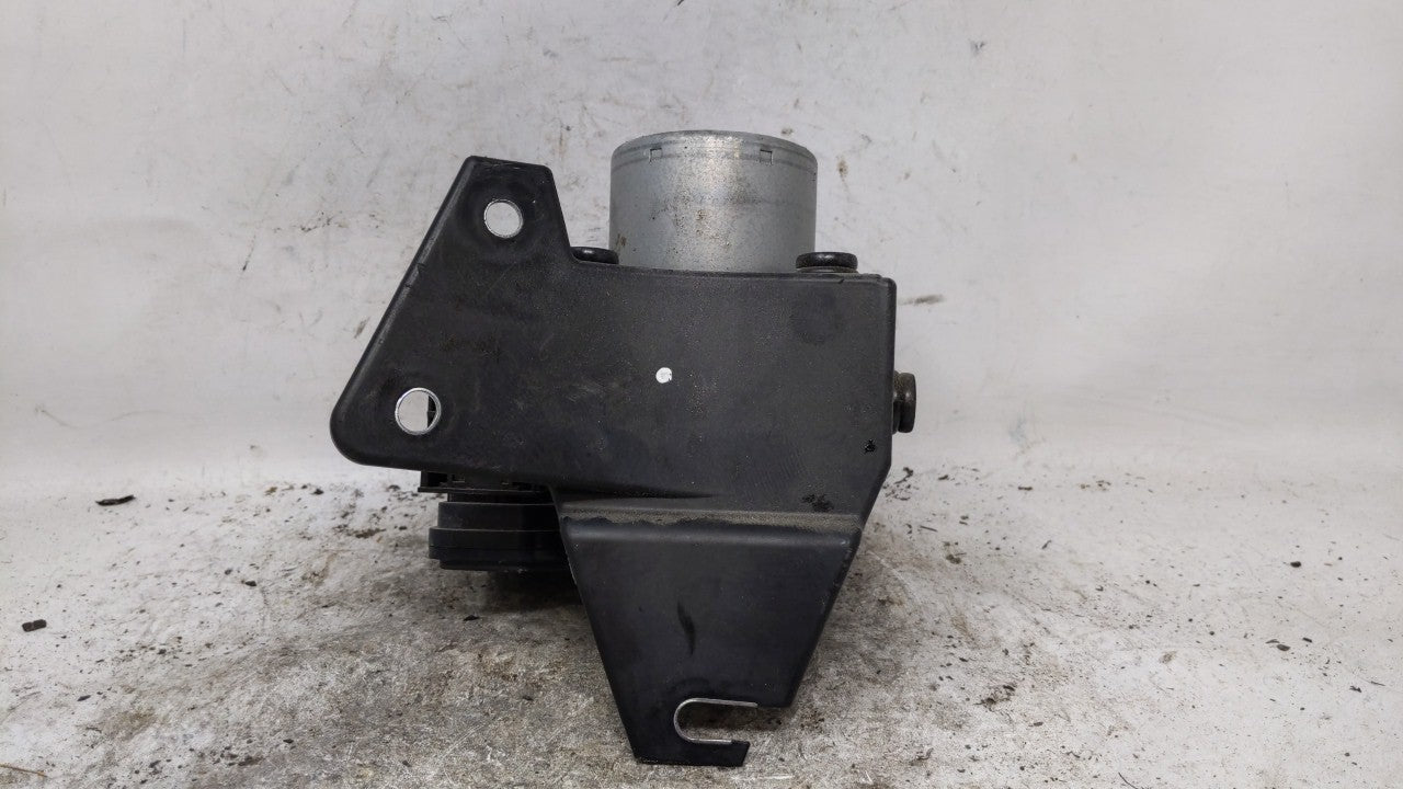 2017-2018 Chevrolet Trax ABS Pump Control Module Replacement P/N:42643519 Fits Fits 2017 2018 2019 OEM Used Auto Parts - Oem