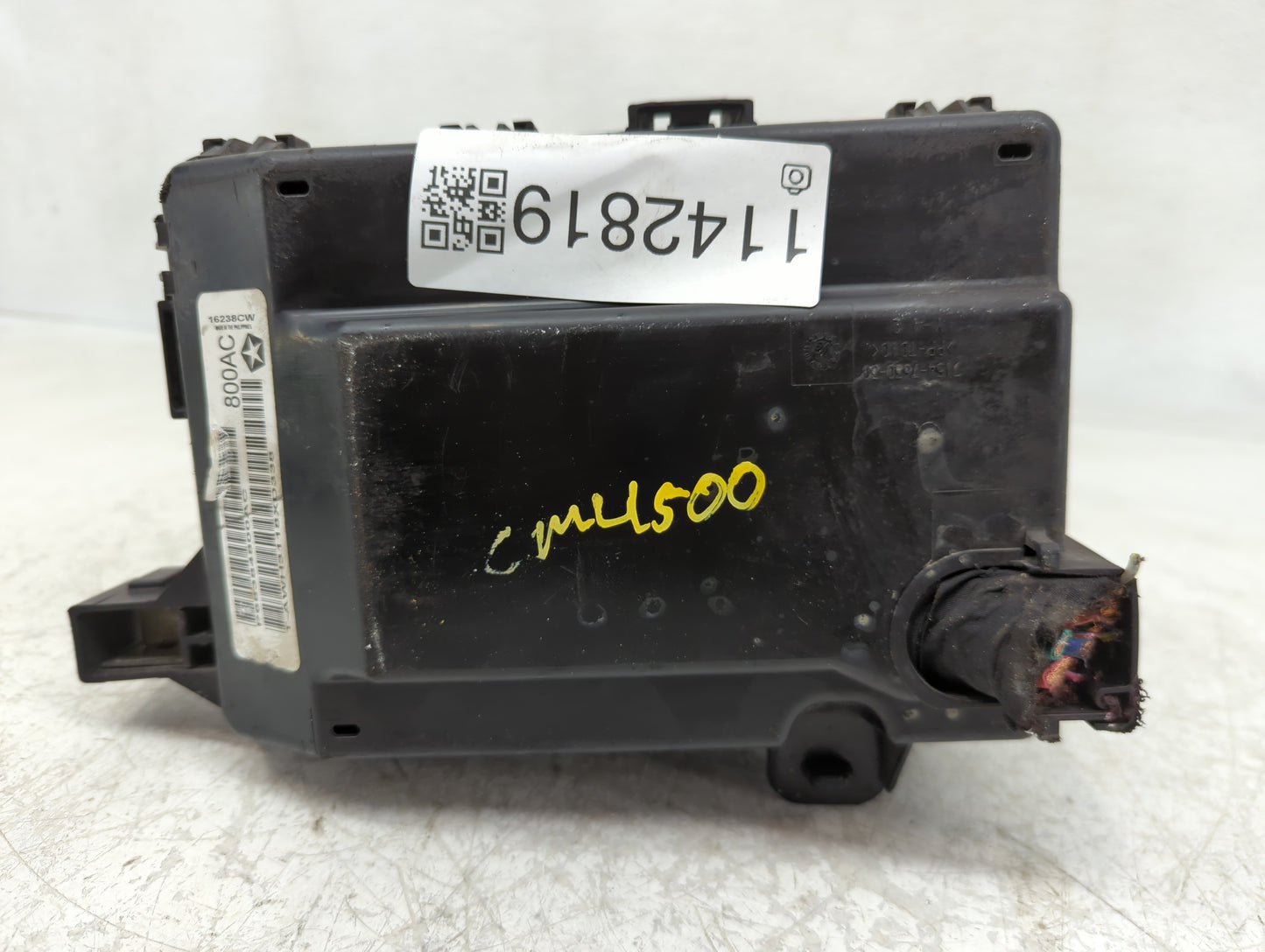 2019 Chrysler 300 Fusebox Fuse Box Panel Relay Module P/N:P68384800AC Fits OEM Used Auto Parts - Oemusedautoparts1.com