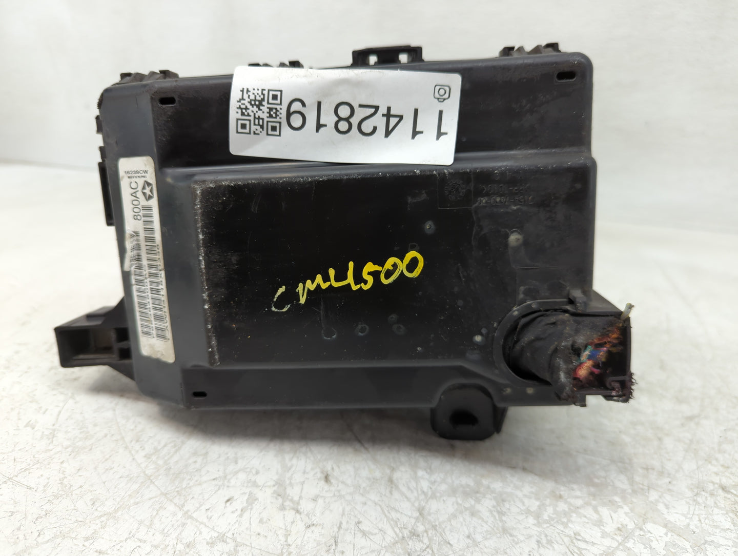 2019 Chrysler 300 Fusebox Fuse Box Panel Relay Module P/N:P68384800AC Fits OEM Used Auto Parts - Oemusedautoparts1.com