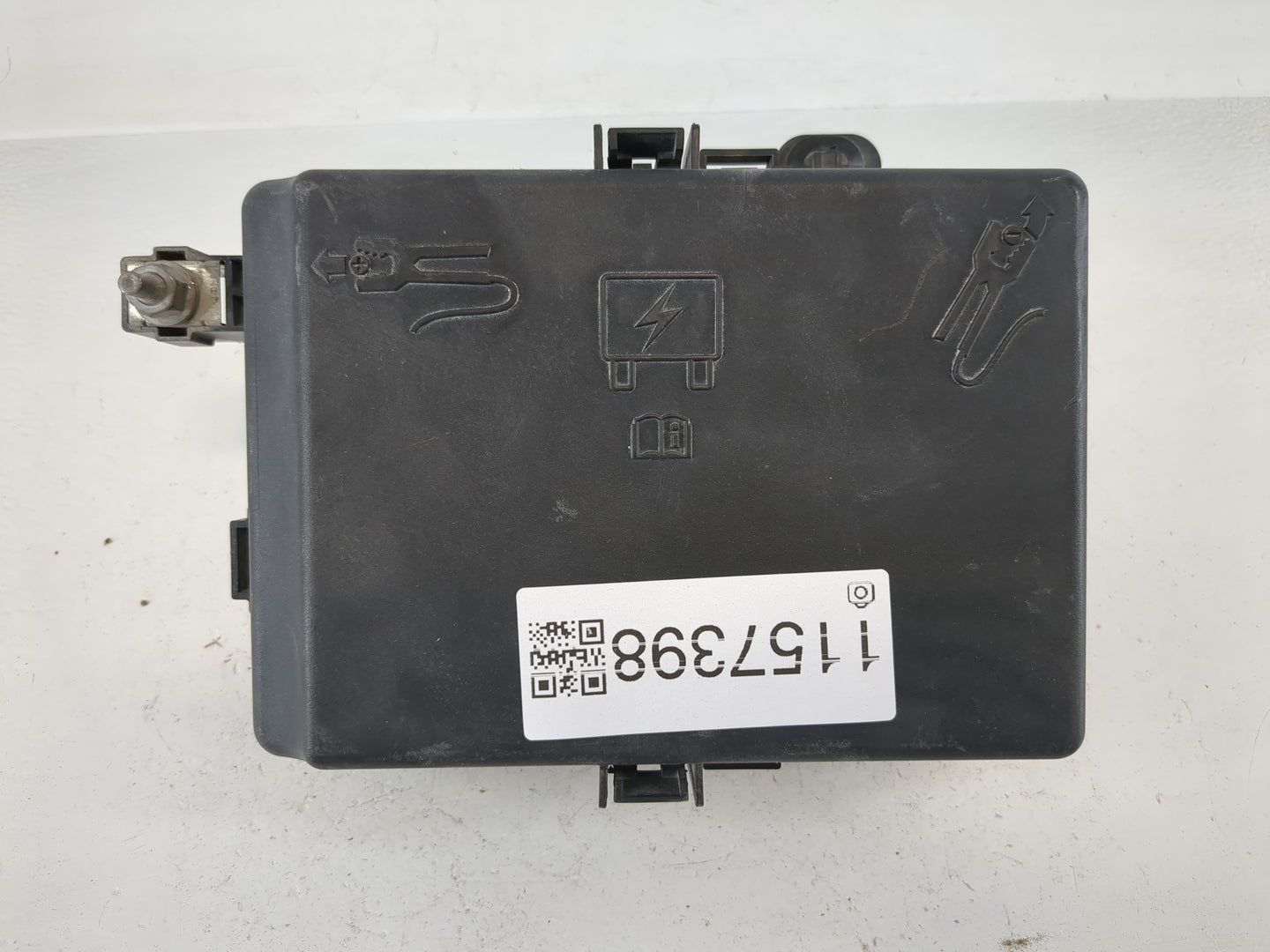 2019 Chrysler 300 Fusebox Fuse Box Panel Relay Module P/N:P68384800AC Fits OEM Used Auto Parts - Oemusedautoparts1.com