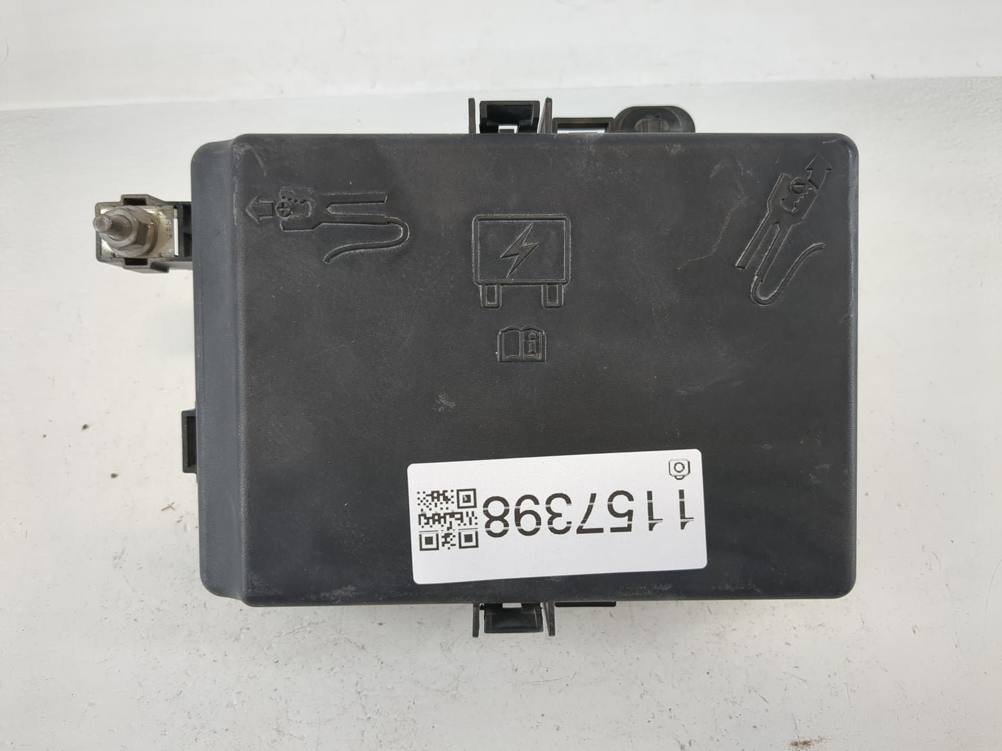 2019 Chrysler 300 Fusebox Fuse Box Panel Relay Module P/N:P68384800AC Fits OEM Used Auto Parts - Oemusedautoparts1.com