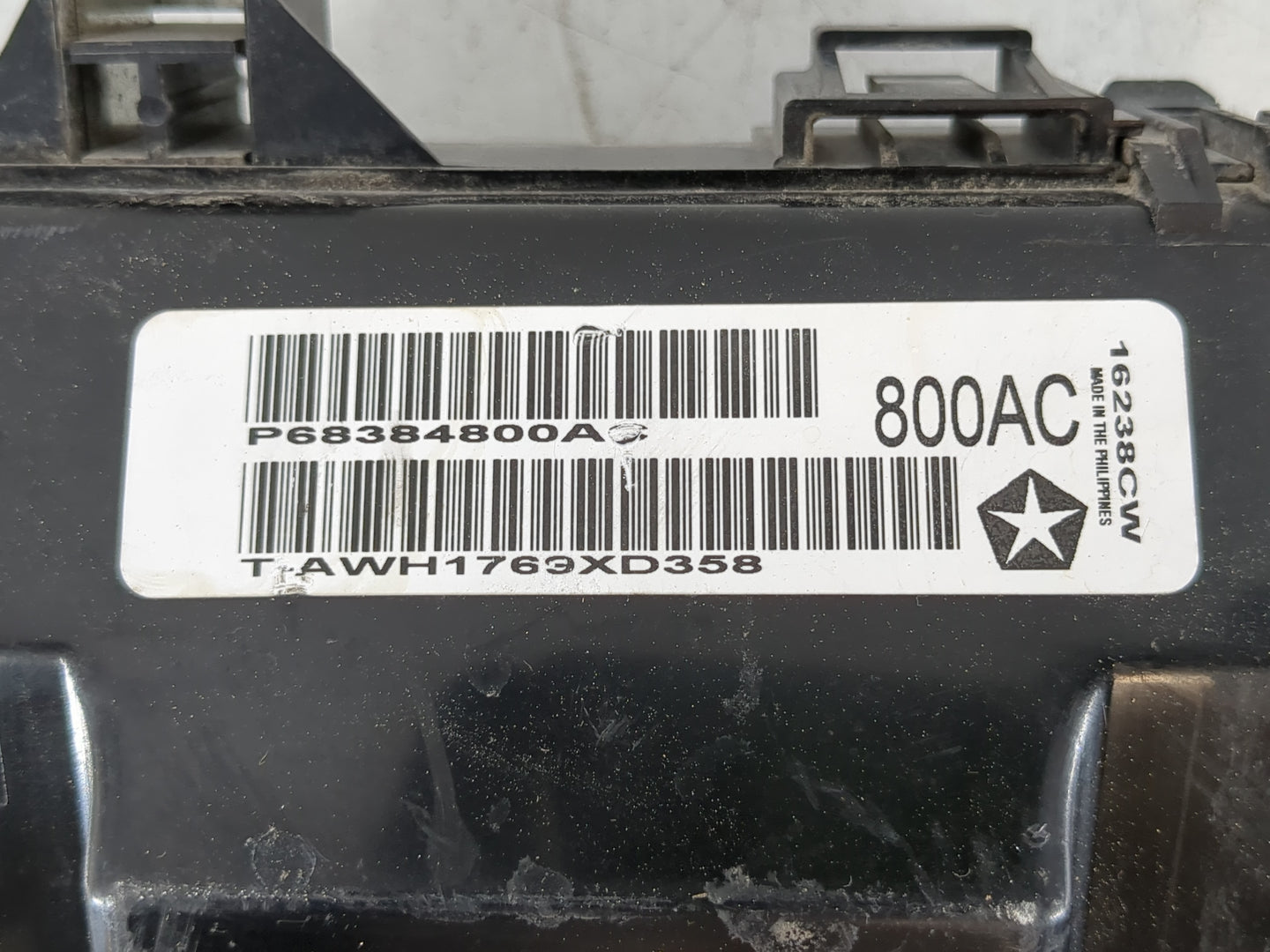 2019 Chrysler 300 Fusebox Fuse Box Panel Relay Module P/N:P68384800AC Fits OEM Used Auto Parts - Oemusedautoparts1.com