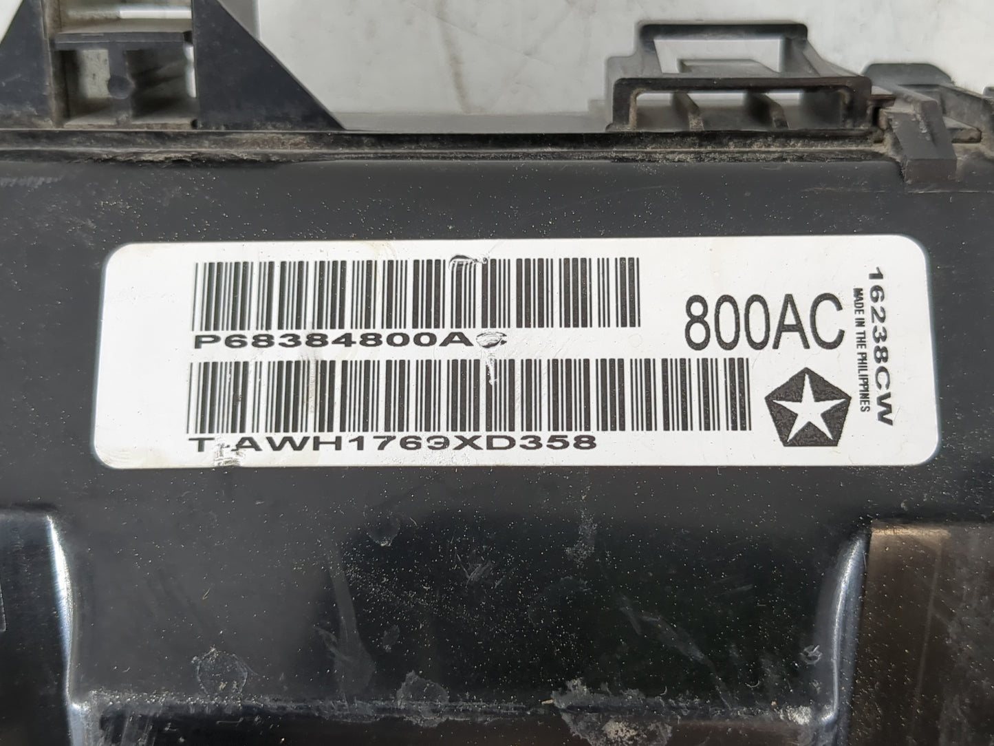 2019 Chrysler 300 Fusebox Fuse Box Panel Relay Module P/N:P68384800AC Fits OEM Used Auto Parts - Oemusedautoparts1.com