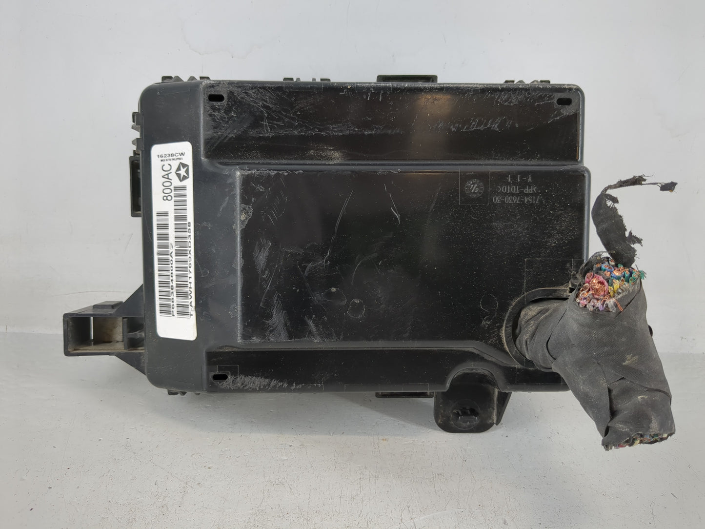 2019 Chrysler 300 Fusebox Fuse Box Panel Relay Module P/N:P68384800AC Fits OEM Used Auto Parts - Oemusedautoparts1.com
