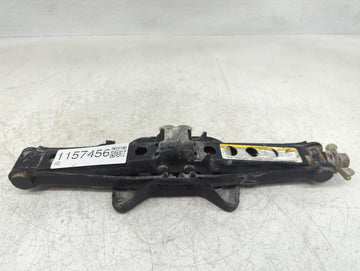 2019 Chrysler 300 Spare Scissor Car Jack - Oemusedautoparts1.com