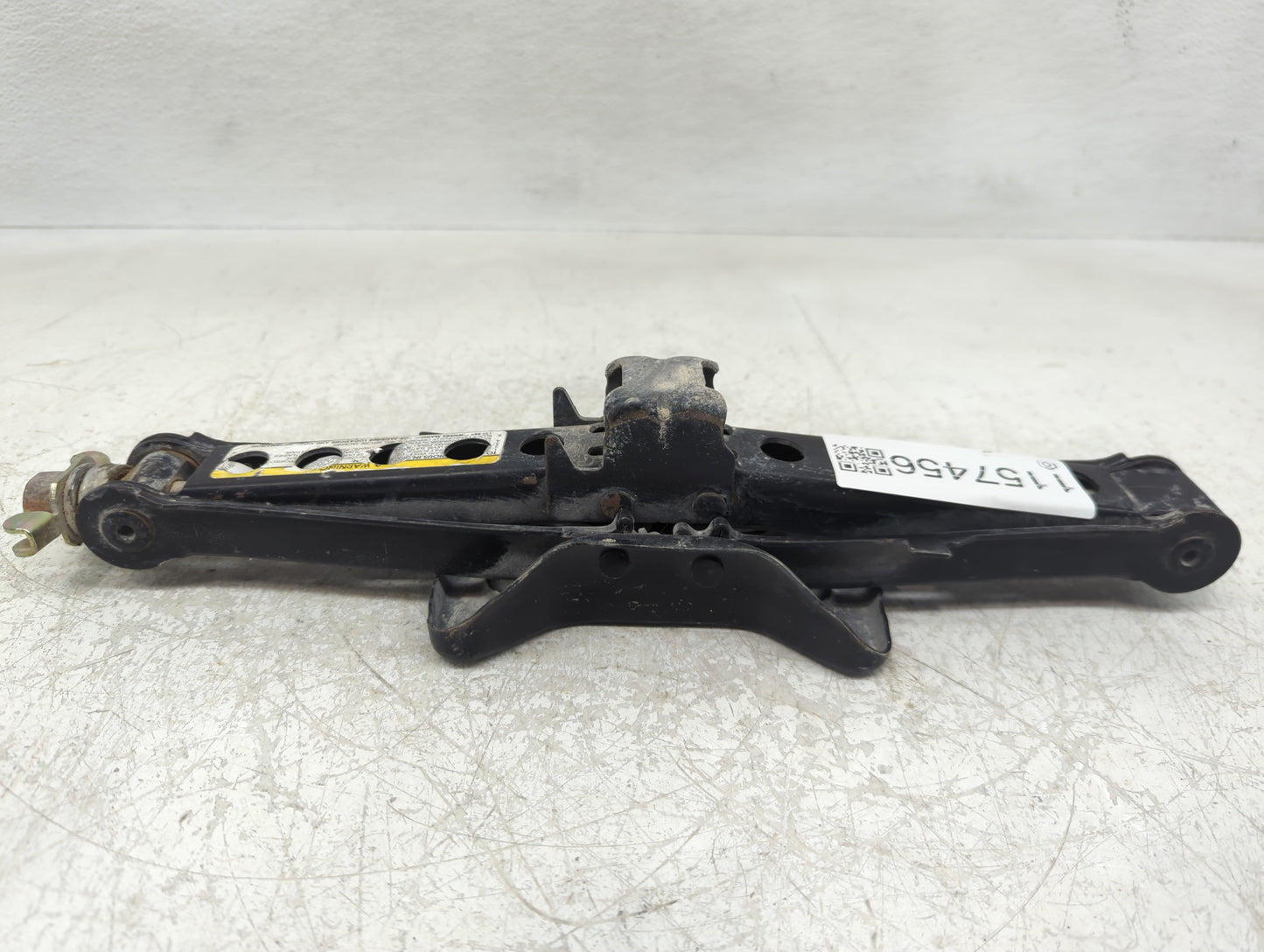 2019 Chrysler 300 Spare Scissor Car Jack - Oemusedautoparts1.com