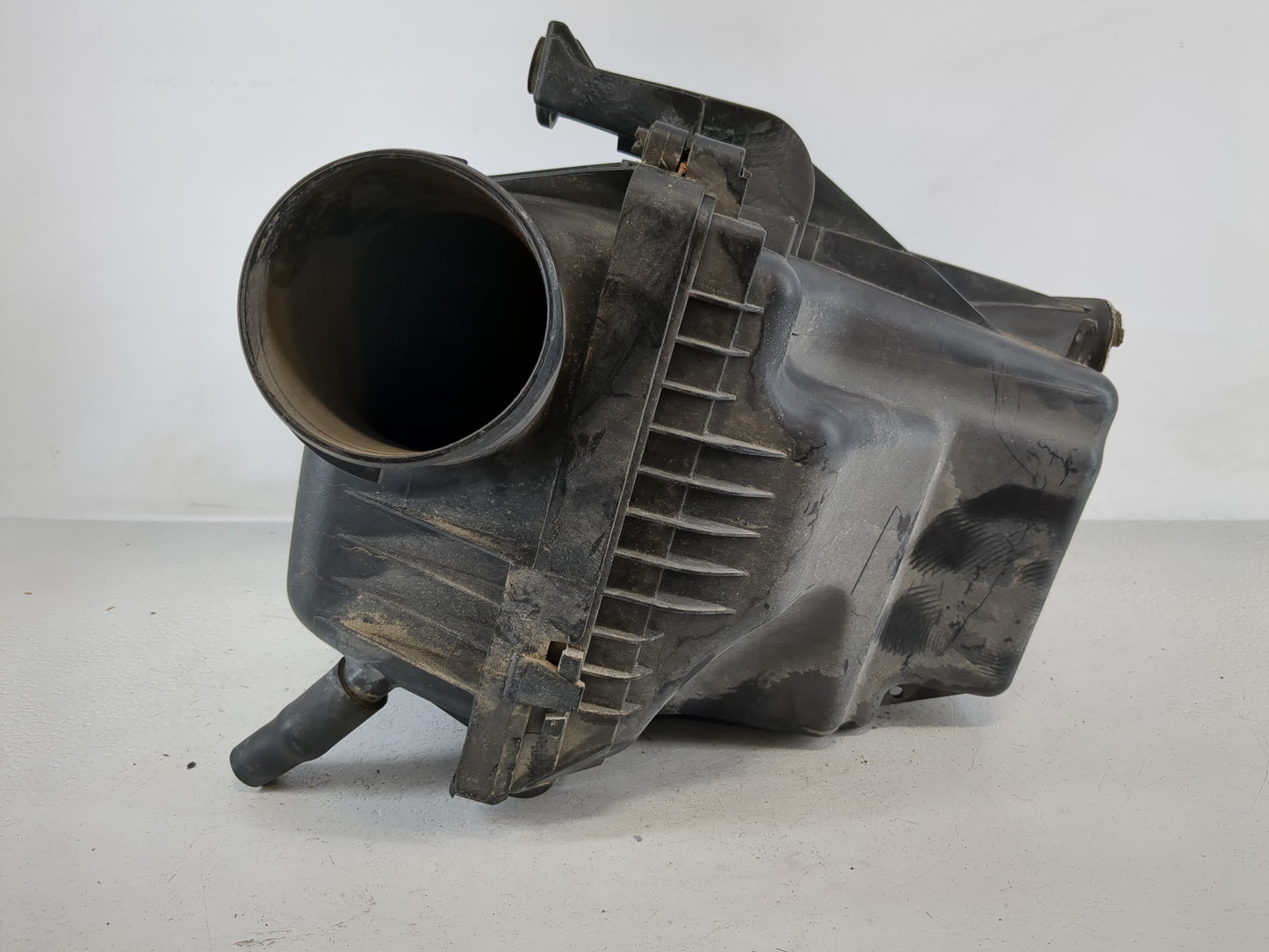 2011-2019 Chrysler 300 Air Cleaner Intake-duct Hose Tube - Oemusedautoparts1.com