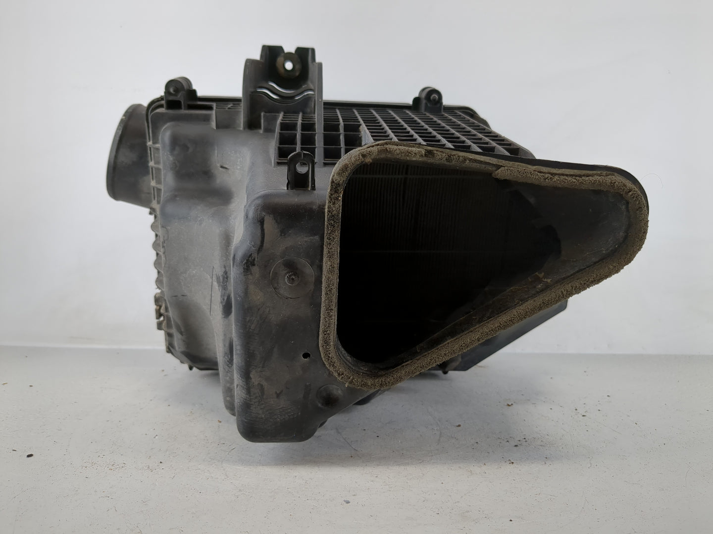 2011-2019 Chrysler 300 Air Cleaner Intake-duct Hose Tube - Oemusedautoparts1.com