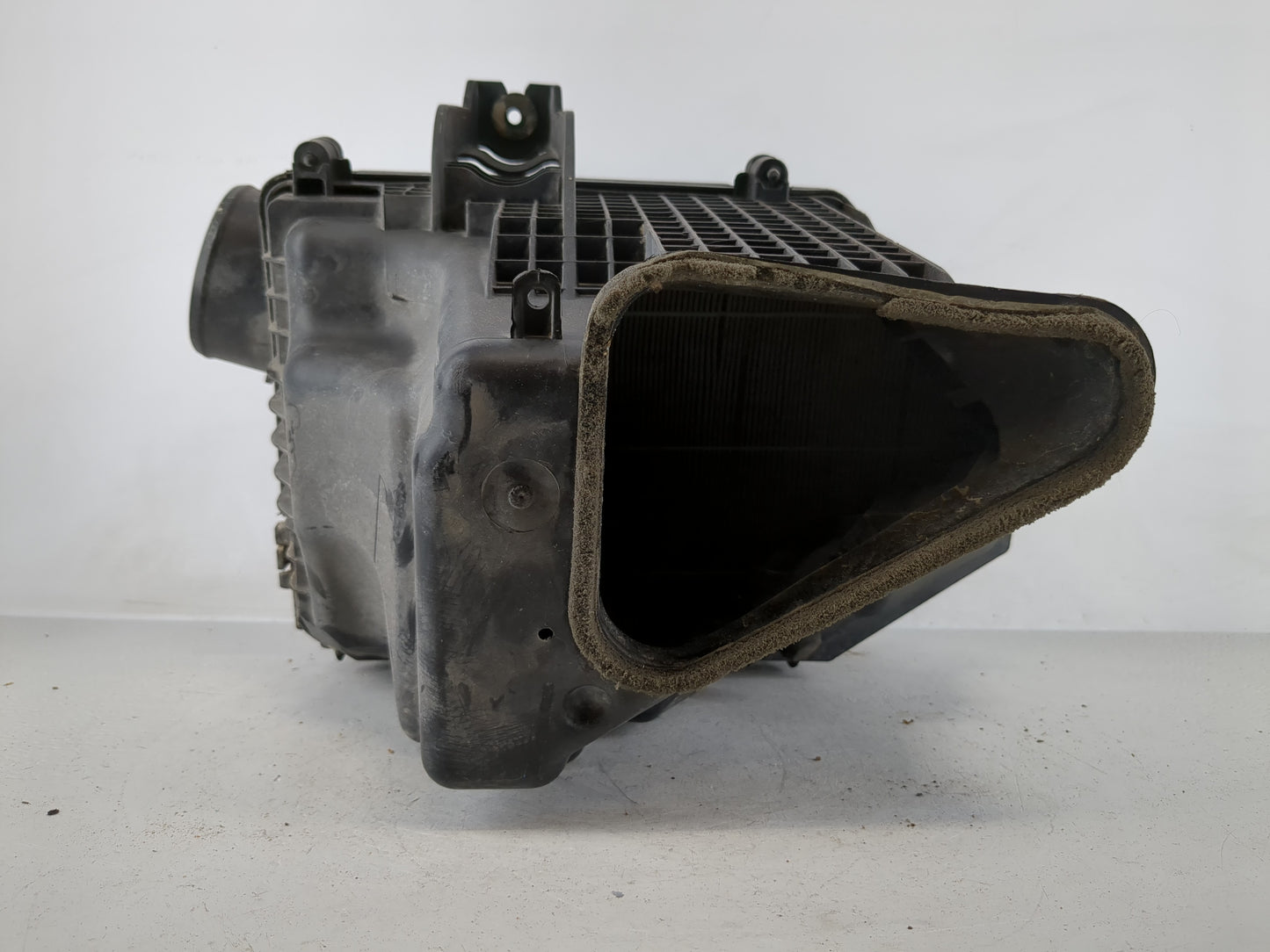 2011-2019 Chrysler 300 Air Cleaner Intake-duct Hose Tube - Oemusedautoparts1.com