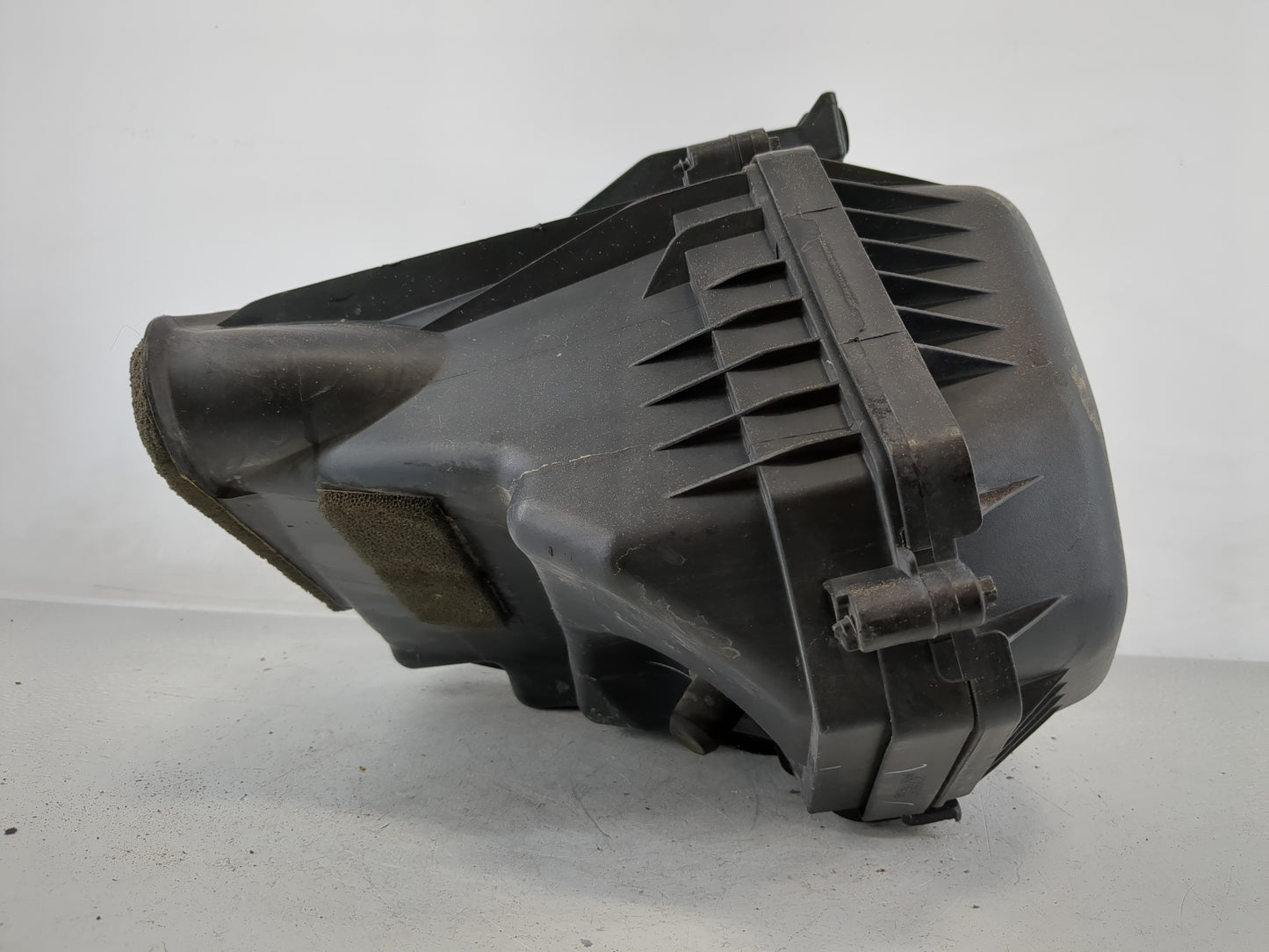 2011-2019 Chrysler 300 Air Cleaner Intake-duct Hose Tube - Oemusedautoparts1.com