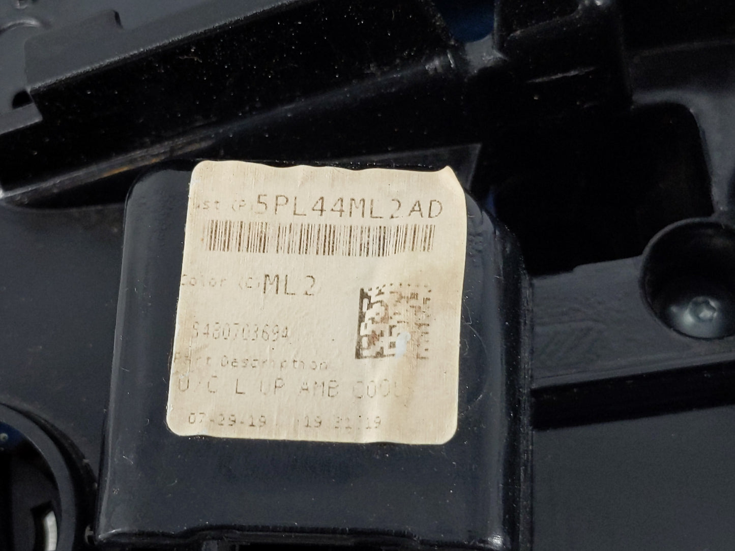 2019 Chrysler 300 Overhead Roof Console - Oemusedautoparts1.com