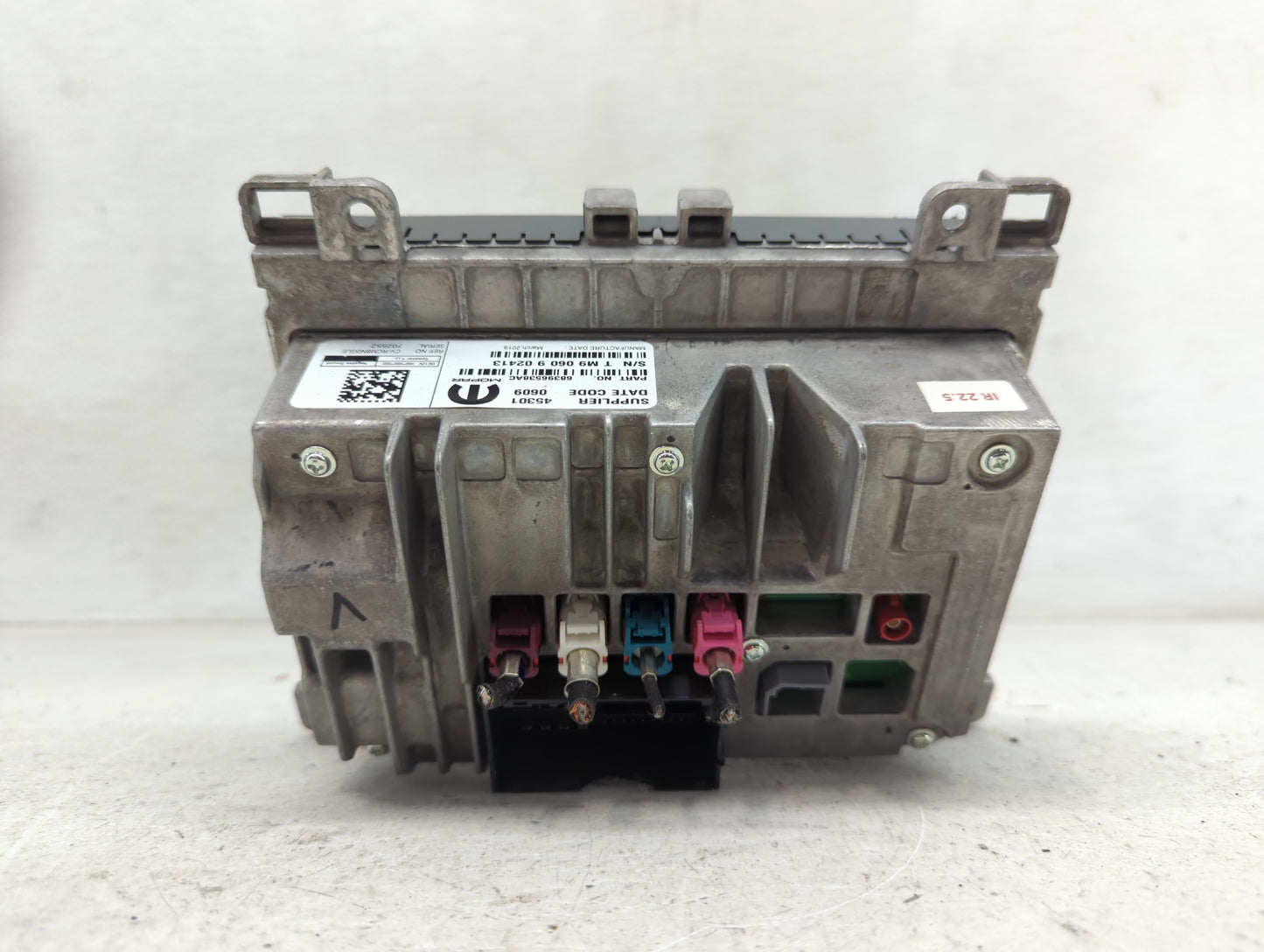 2019 Chrysler 300 Information Display Screen - Oemusedautoparts1.com