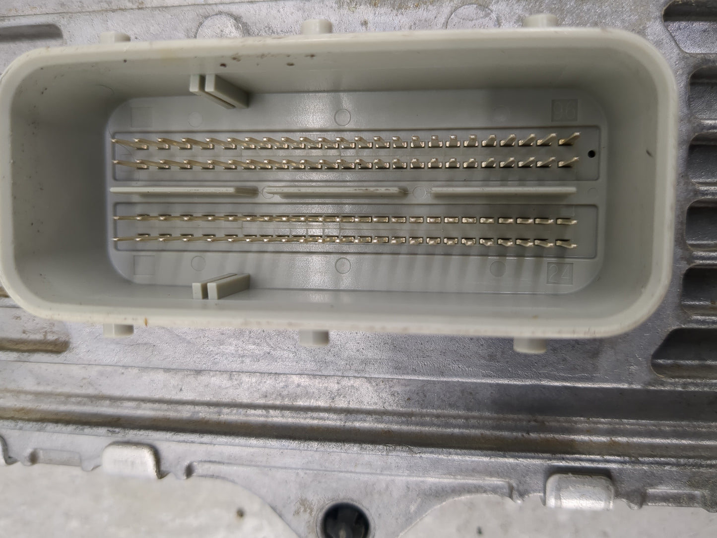 2018-2019 Chrysler 300 PCM Engine Control Computer ECU ECM PCU OEM P/N:P68330904AA Fits Fits 2018 2019 OEM Used Auto Parts -