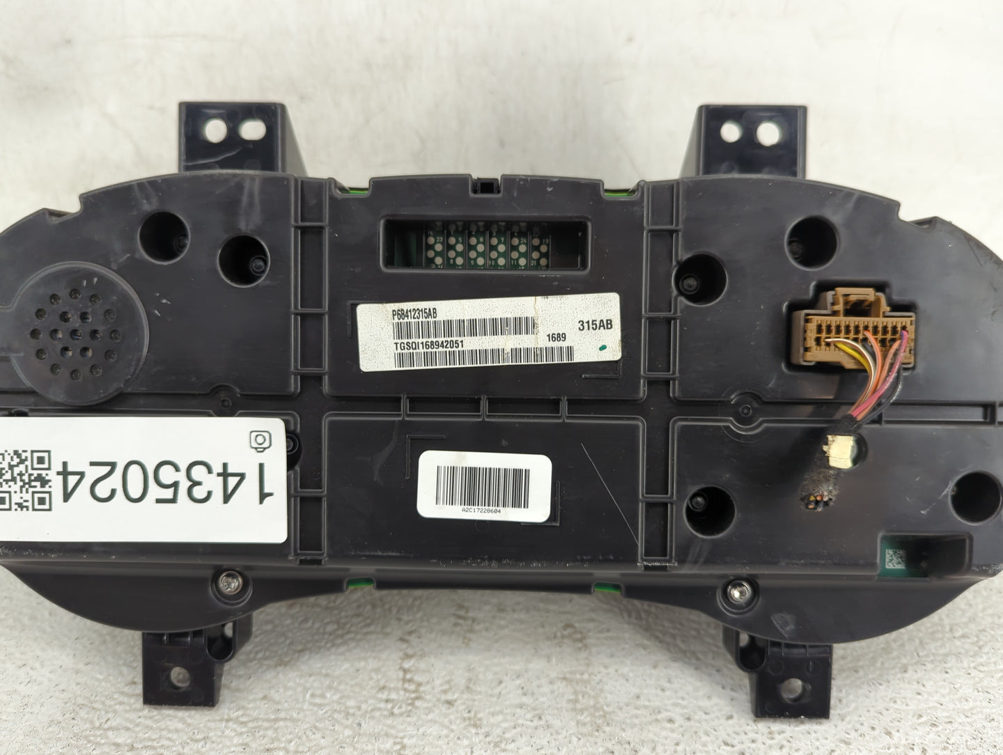 2019 Chrysler 300 Instrument Cluster Speedometer Gauges P/N:P68412315AB TGSQI168942051 Fits OEM Used Auto Parts - Oemusedaut