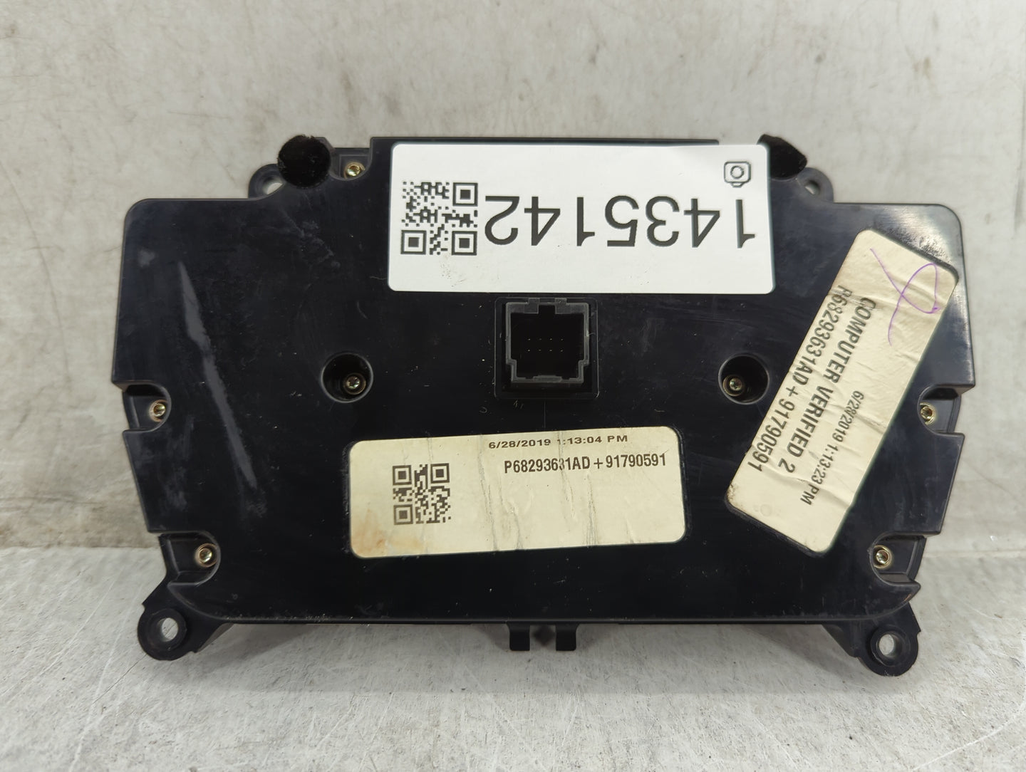 2017-2022 Chrysler 300 Climate Control Module Temperature AC/Heater Replacement P/N:P68293631AD 91790591 Fits OEM Used Auto 