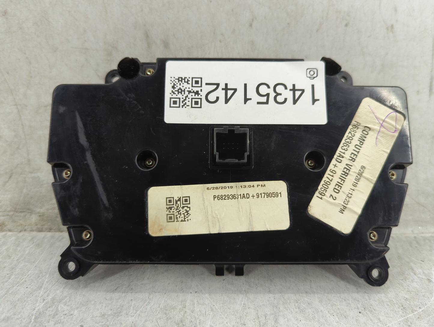 2017-2022 Chrysler 300 Climate Control Module Temperature AC/Heater Replacement P/N:P68293631AD 91790591 Fits OEM Used Auto 