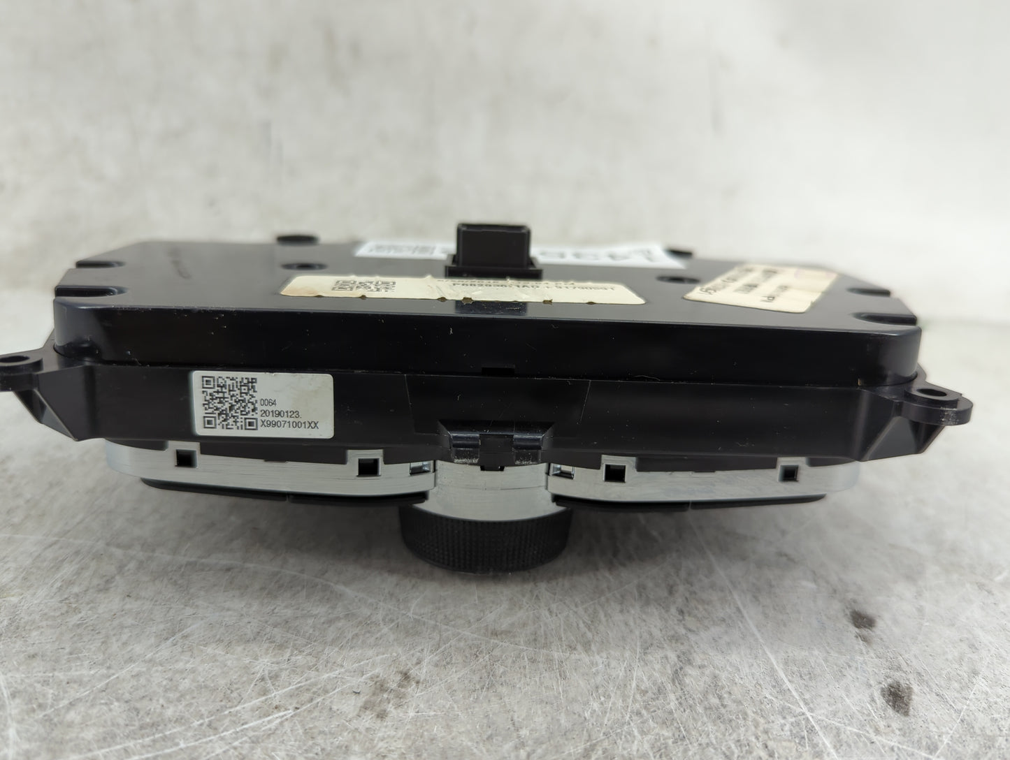 2017-2022 Chrysler 300 Climate Control Module Temperature AC/Heater Replacement P/N:P68293631AD 91790591 Fits OEM Used Auto 