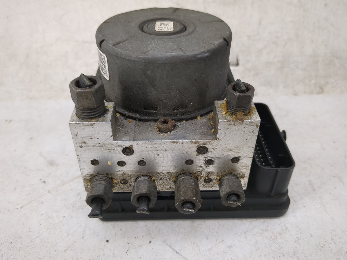 2018-2022 Chrysler 300 ABS Pump Control Module Replacement P/N:P68394697AD Fits Fits 2018 2019 2020 2021 2022 OEM Used Auto 